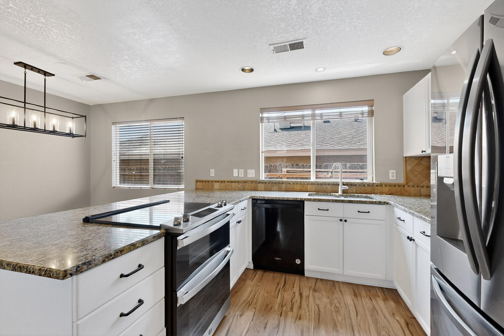 6916 Limestone Avenue NE