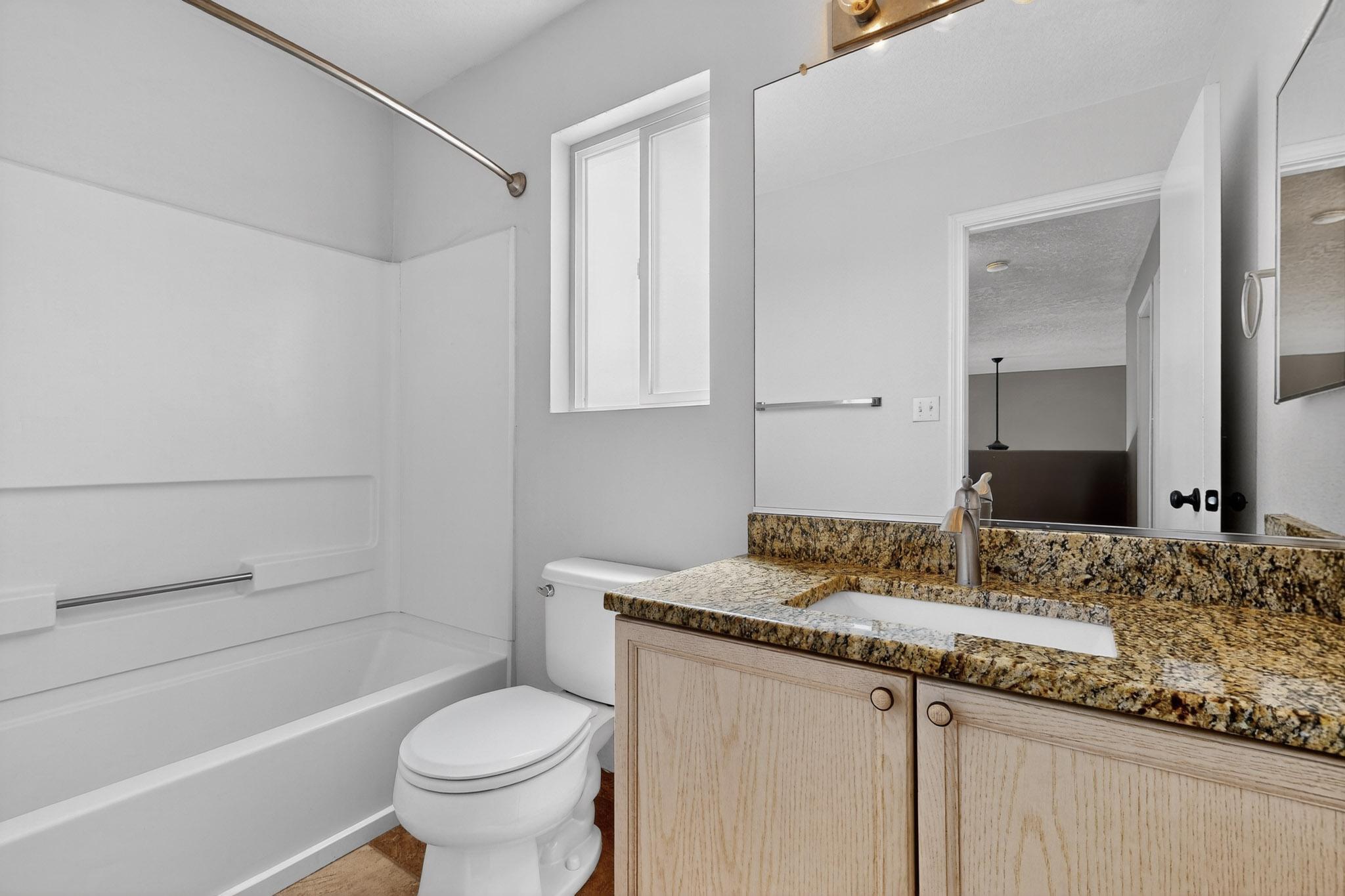 6916 Limestone Avenue NE