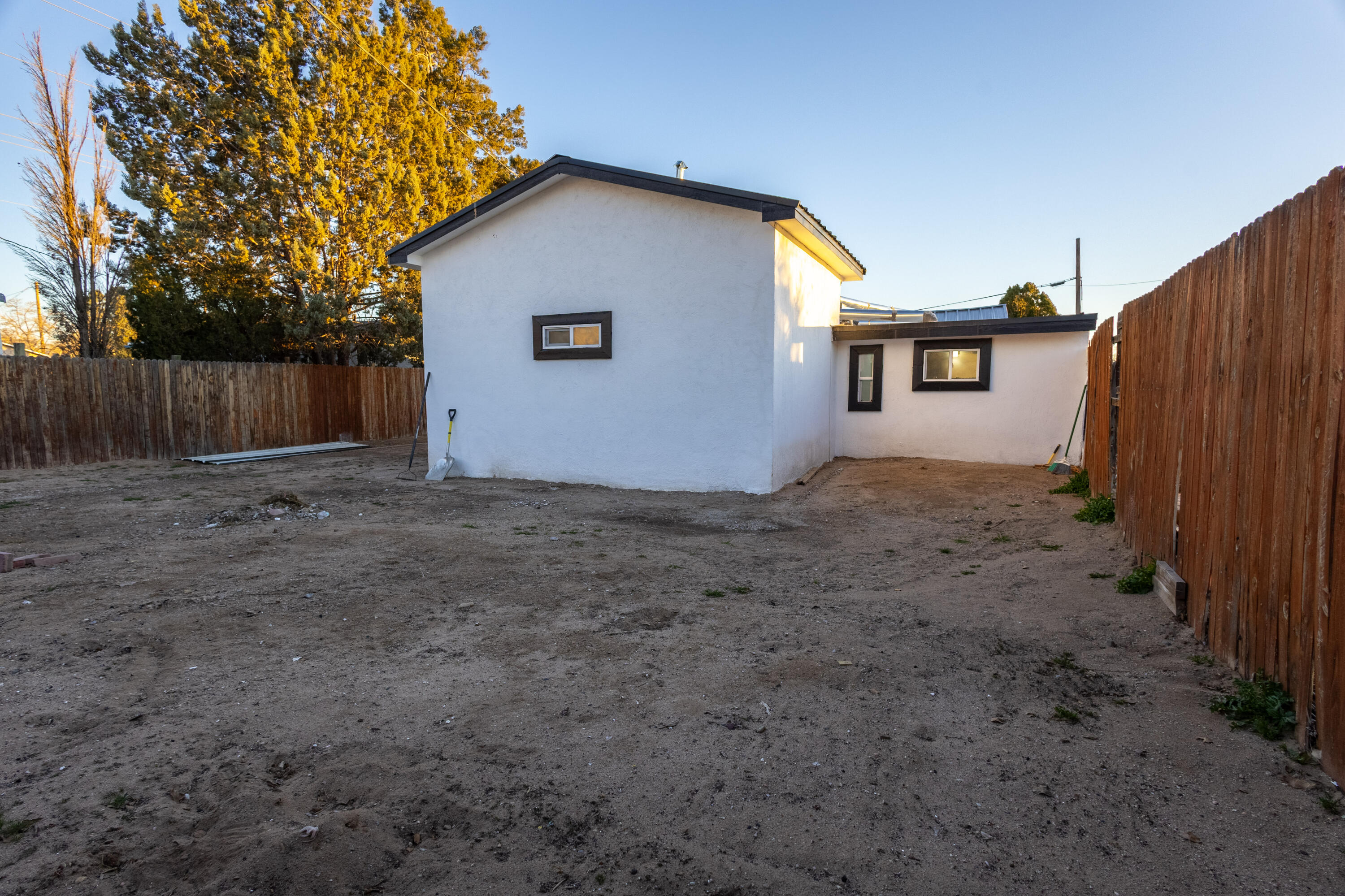 401 Gomez Avenue NE