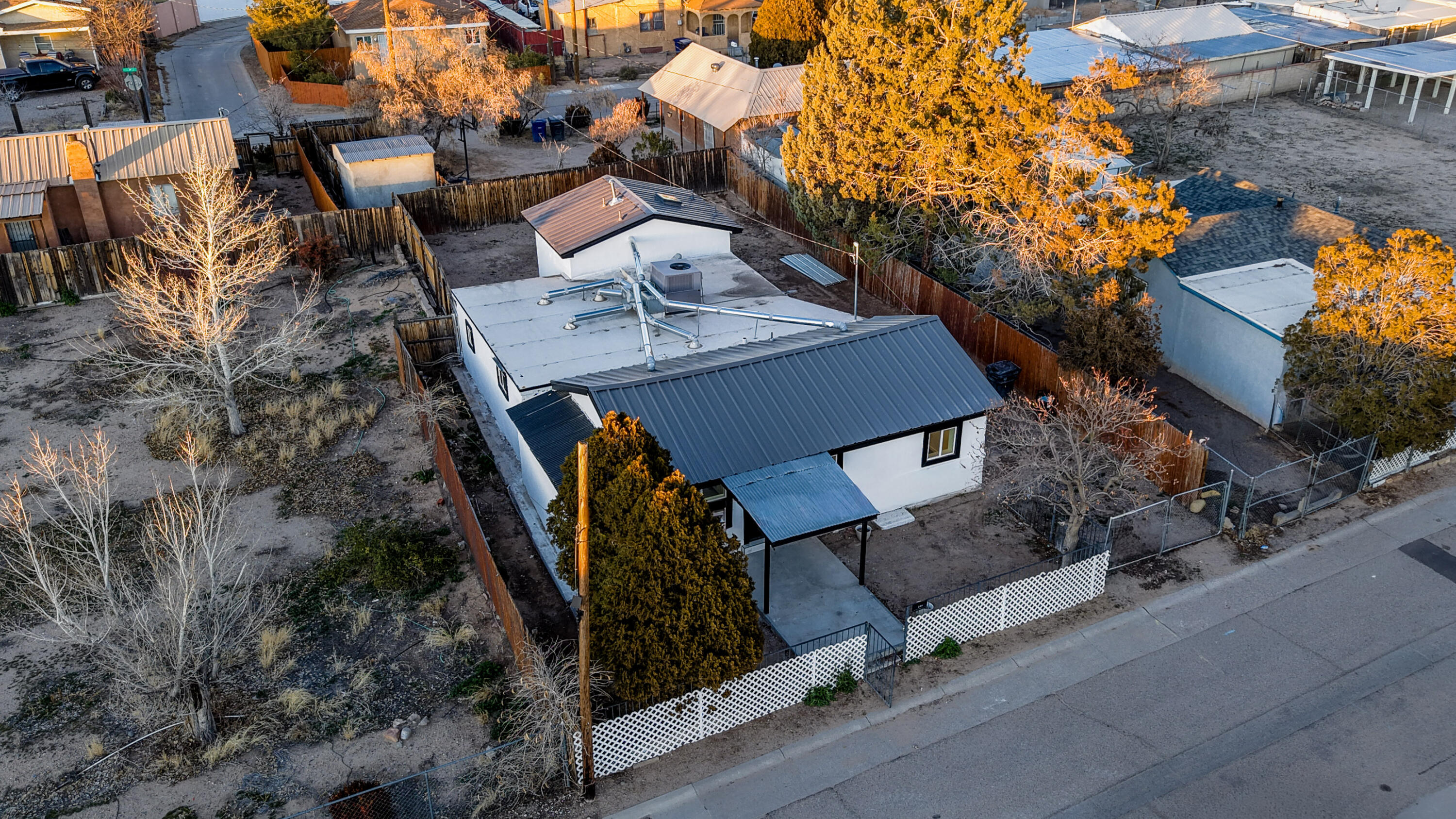 401 Gomez Avenue NE