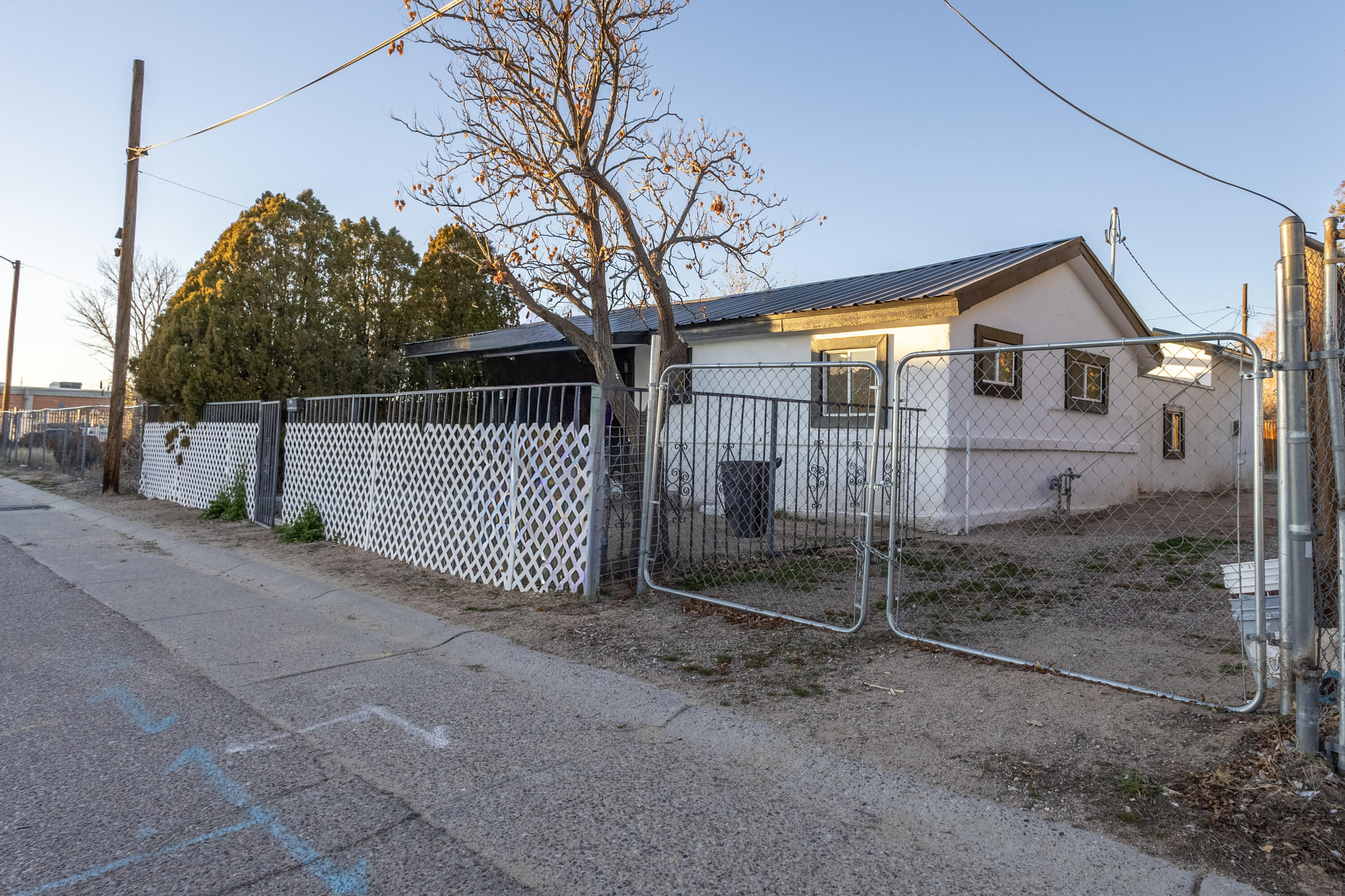 401 Gomez Avenue NE