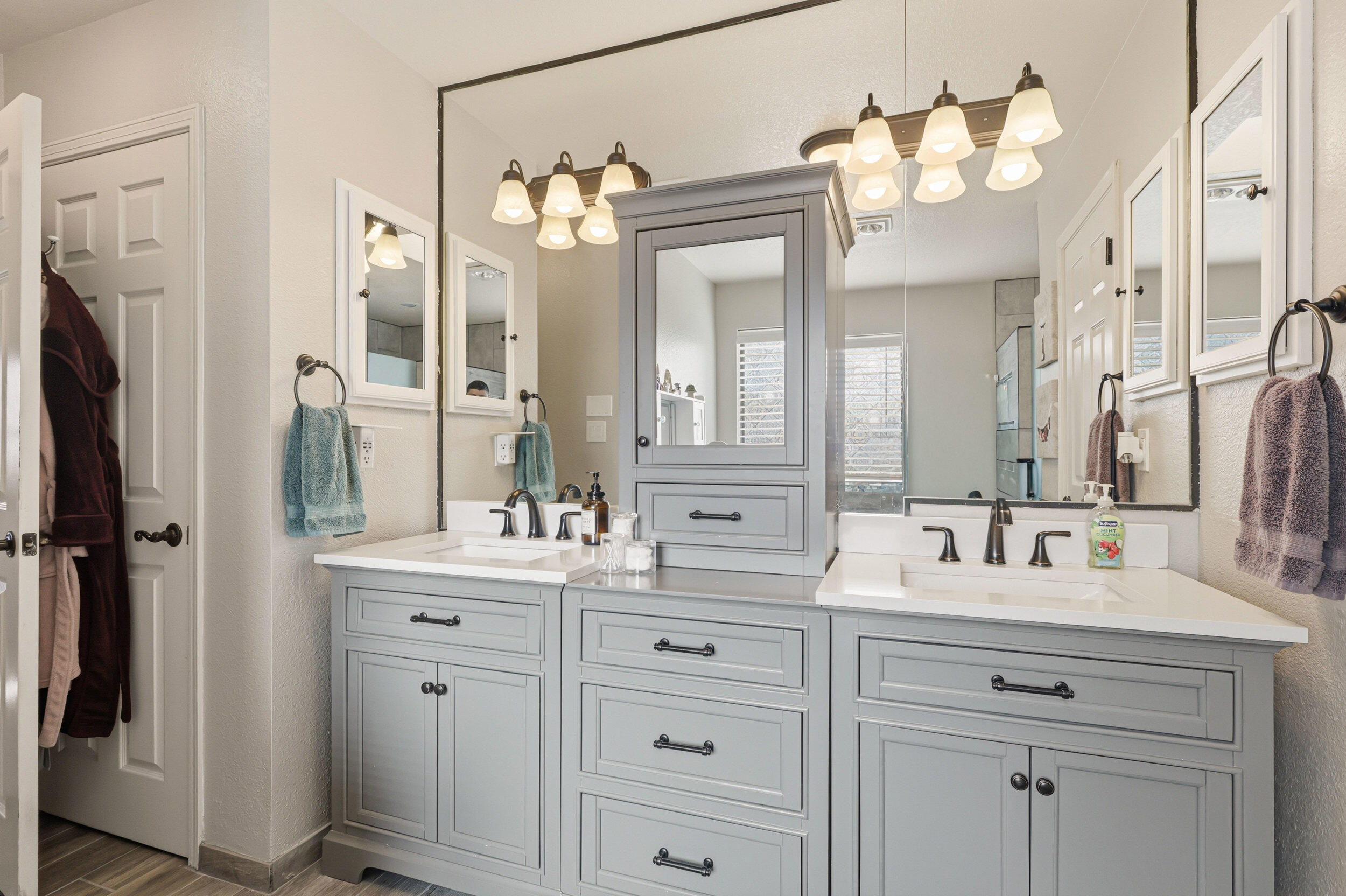 7605 Don Gaspar Drive NE