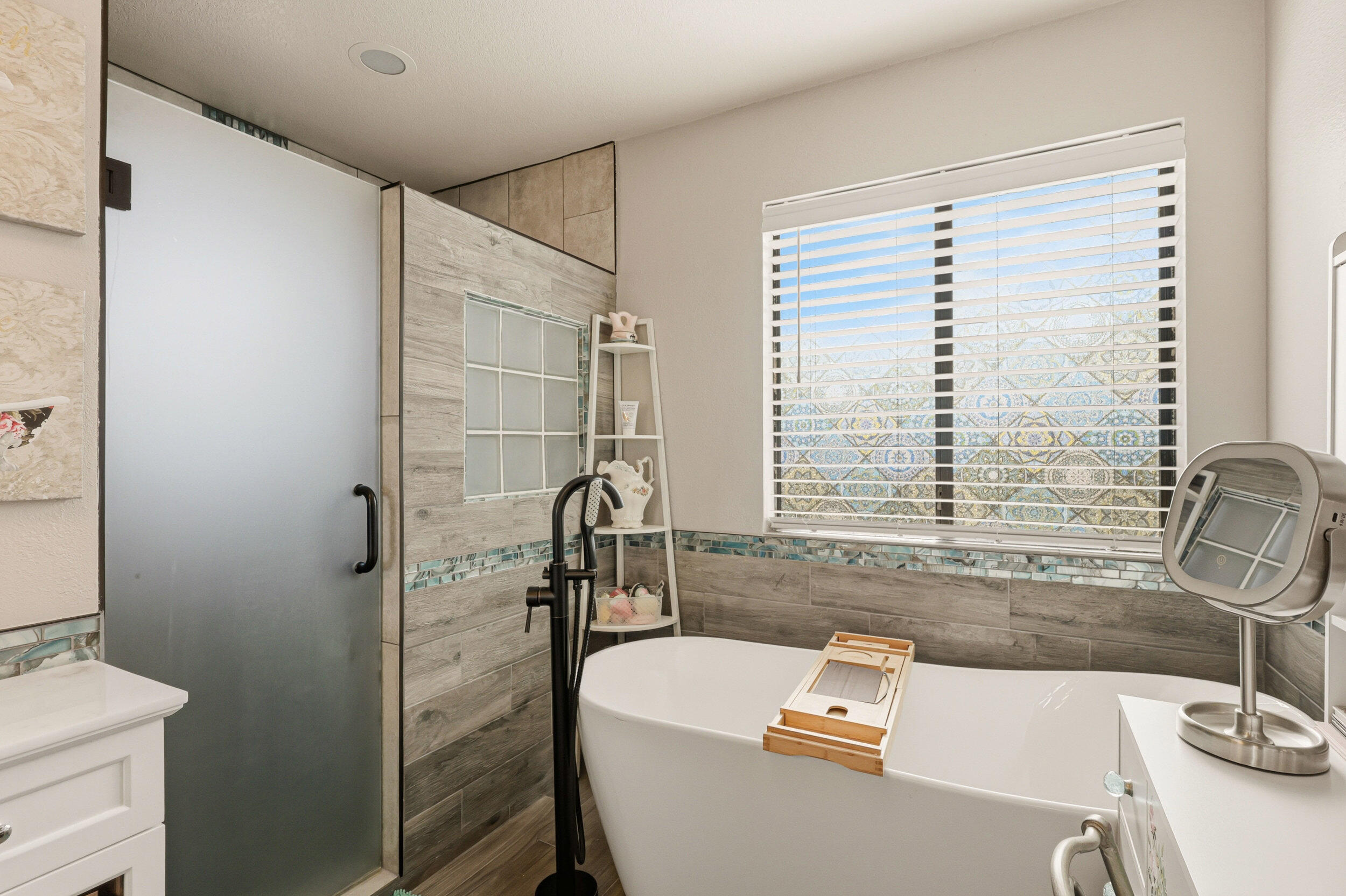 7605 Don Gaspar Drive NE