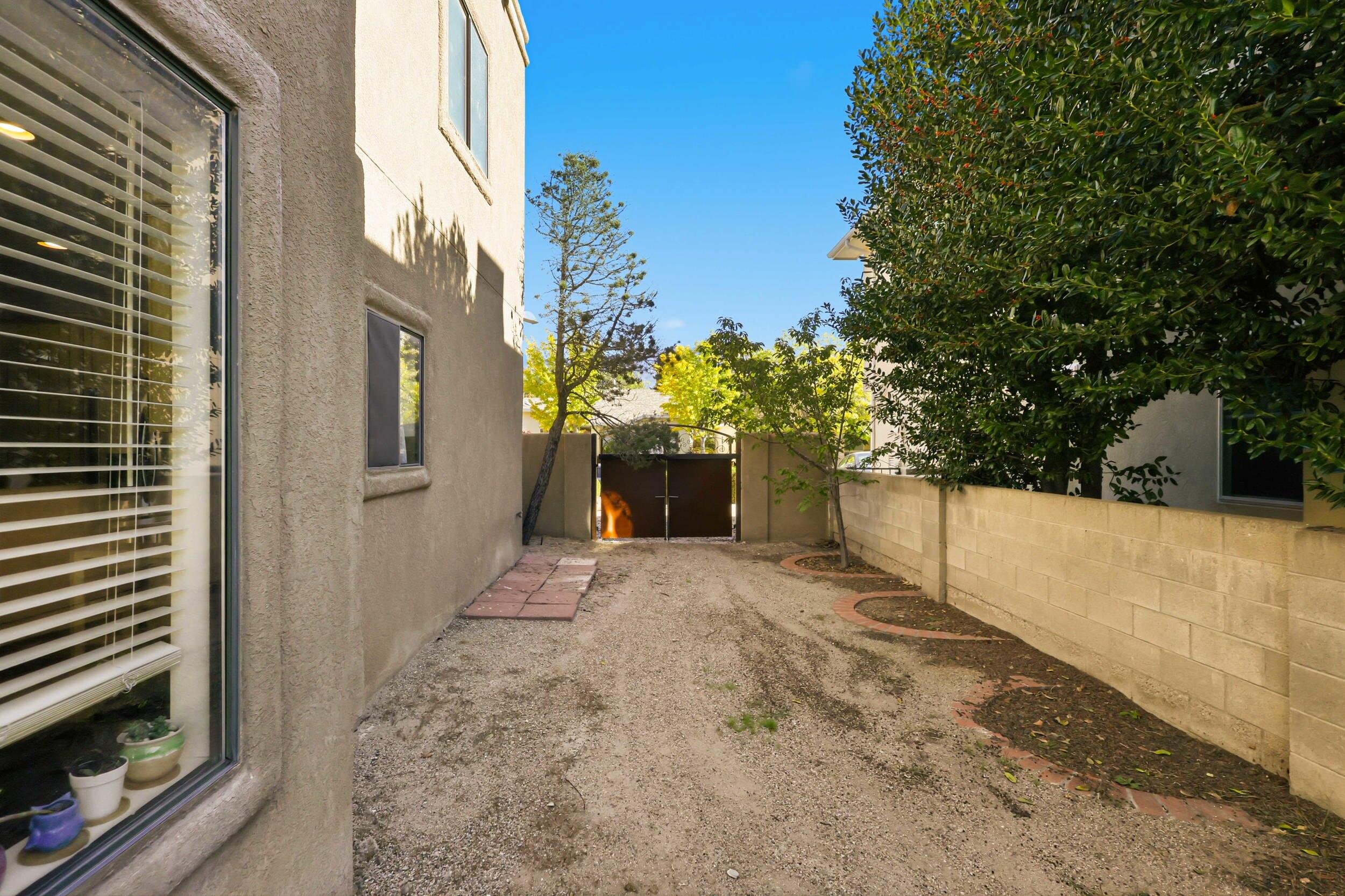 7605 Don Gaspar Drive NE