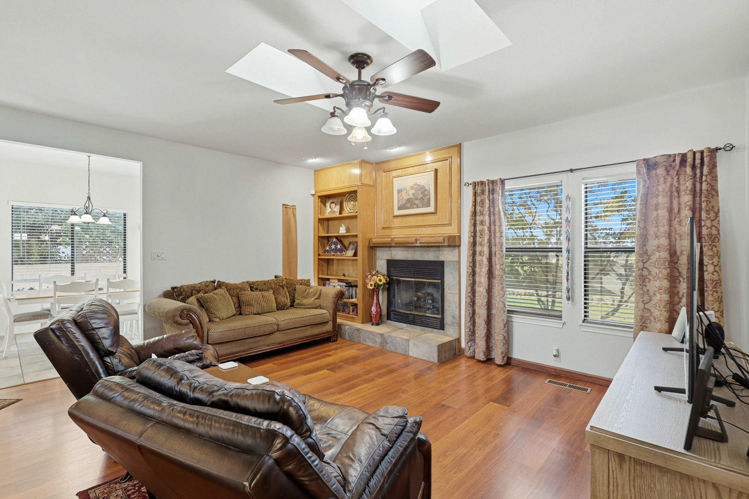 7605 Don Gaspar Drive NE