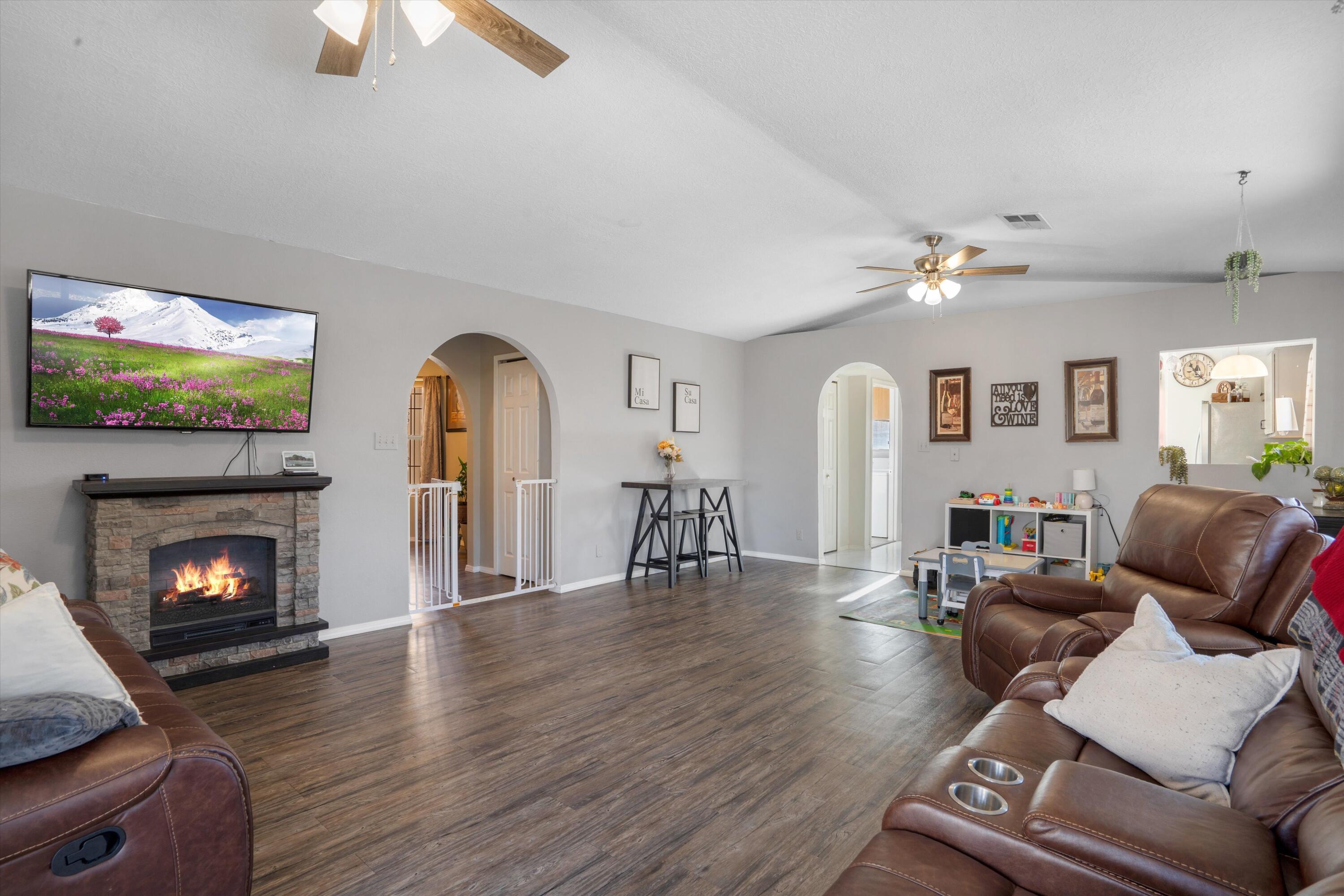 1379 Fireweed Drive NE