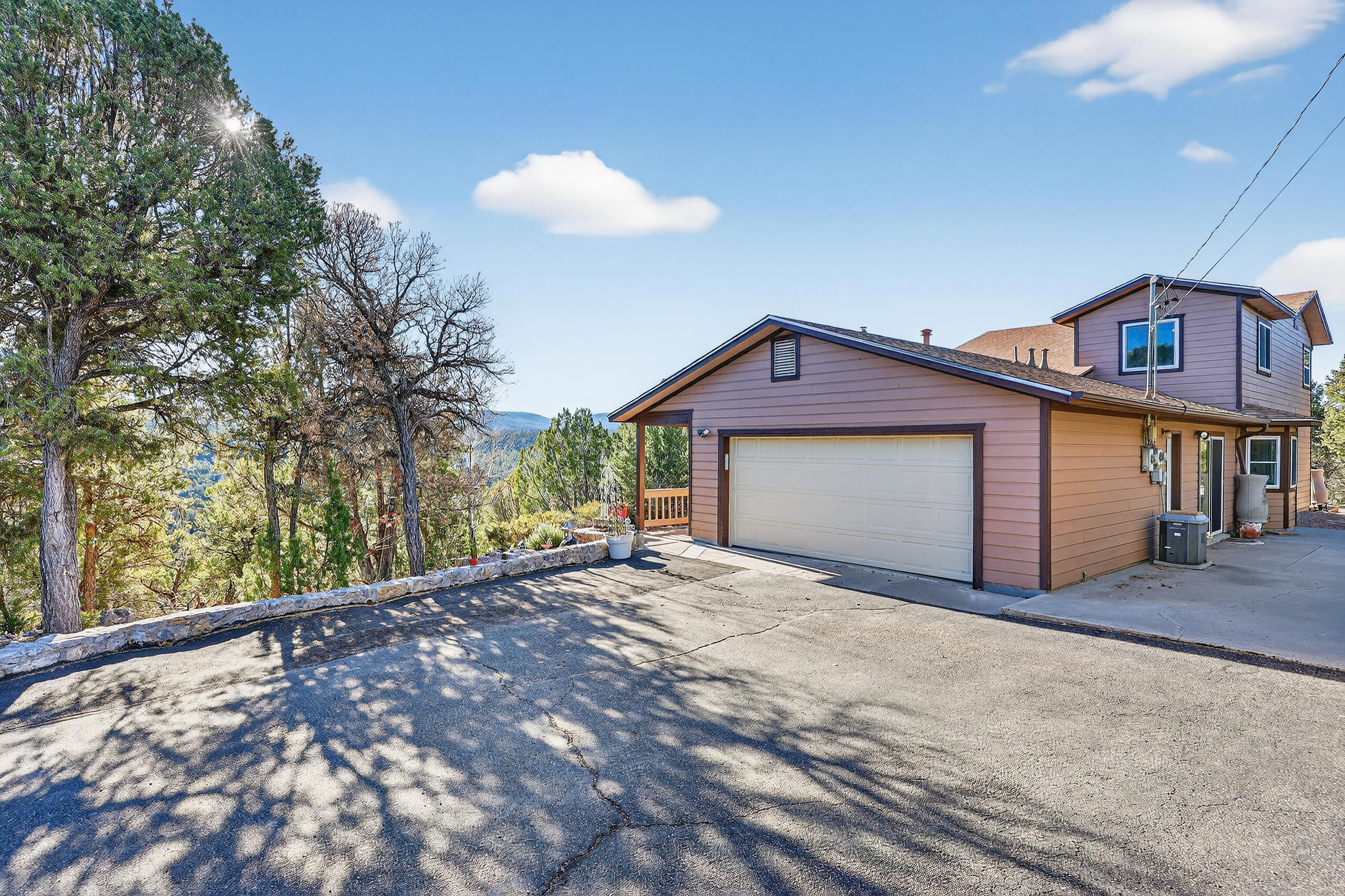 25 Lagarto Road