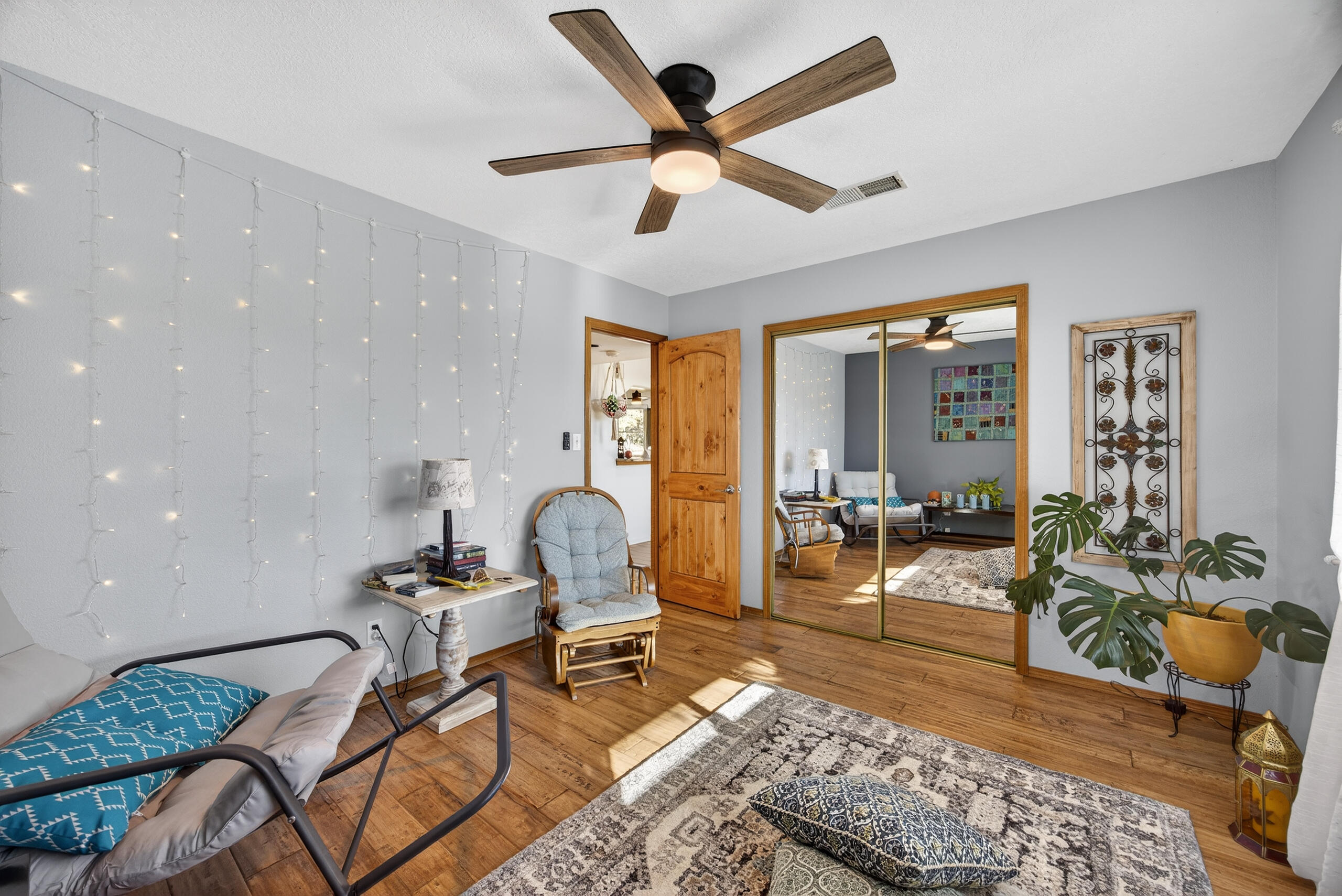 25 Lagarto Road