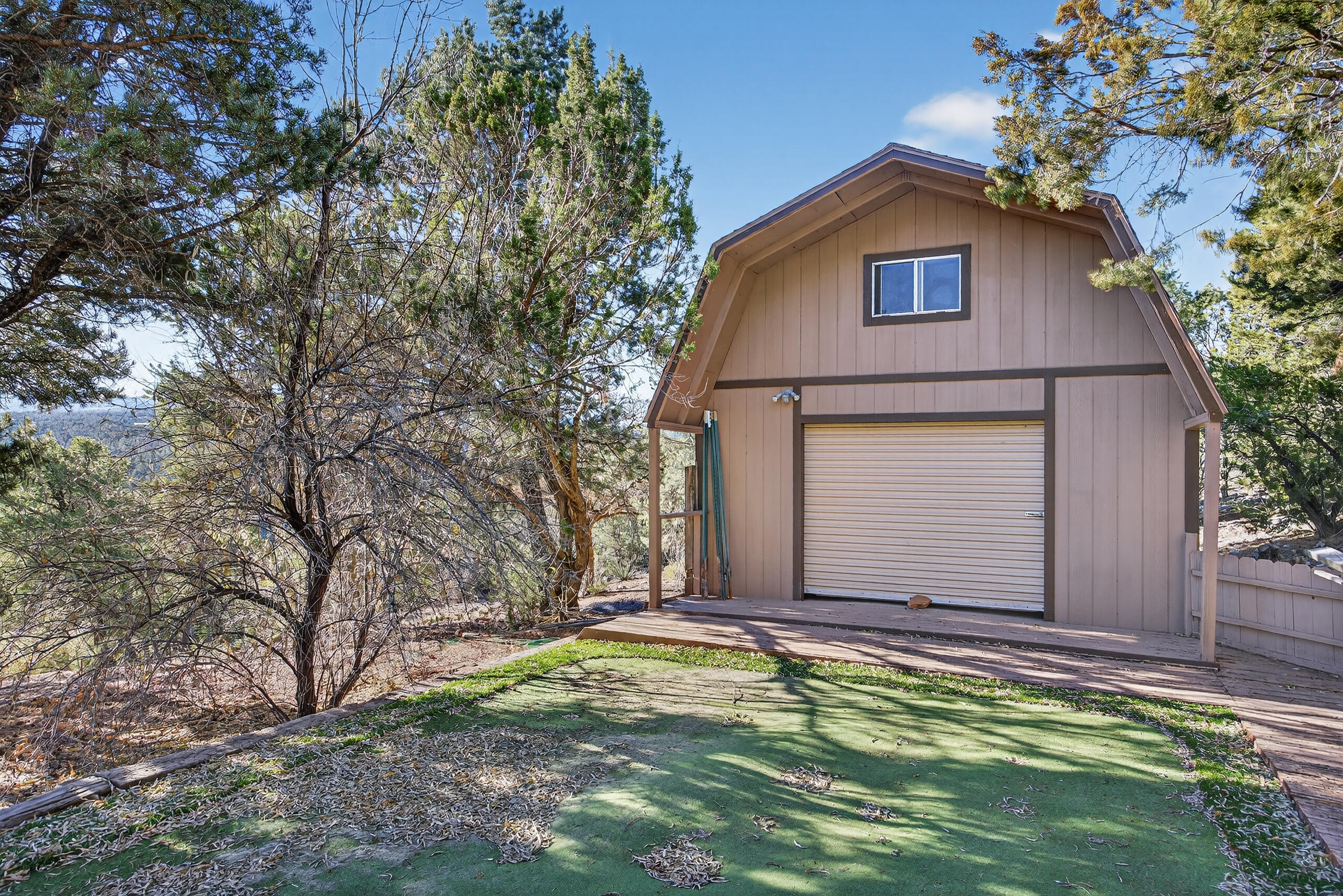 25 Lagarto Road