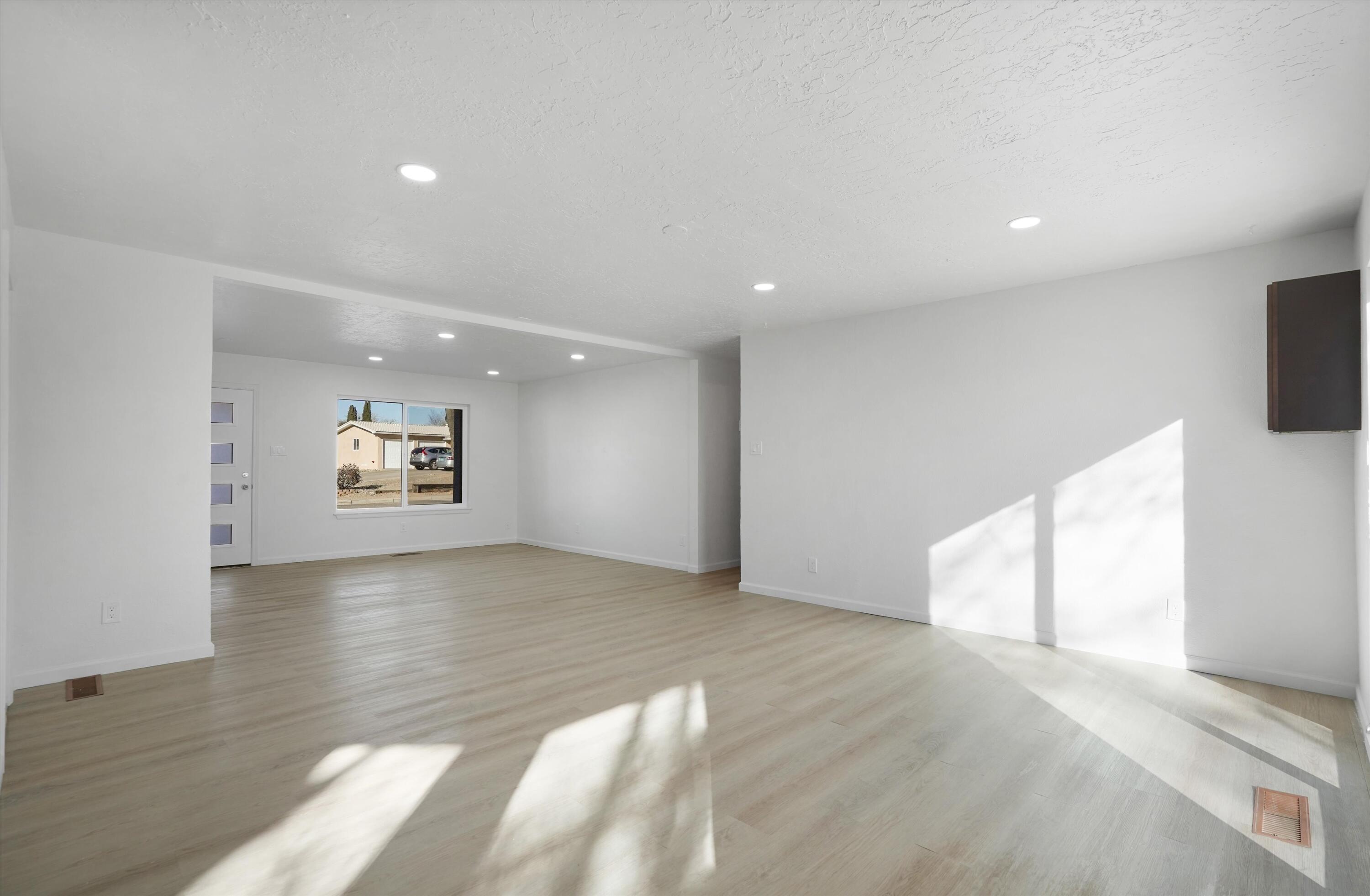 6024 Northland Avenue NE