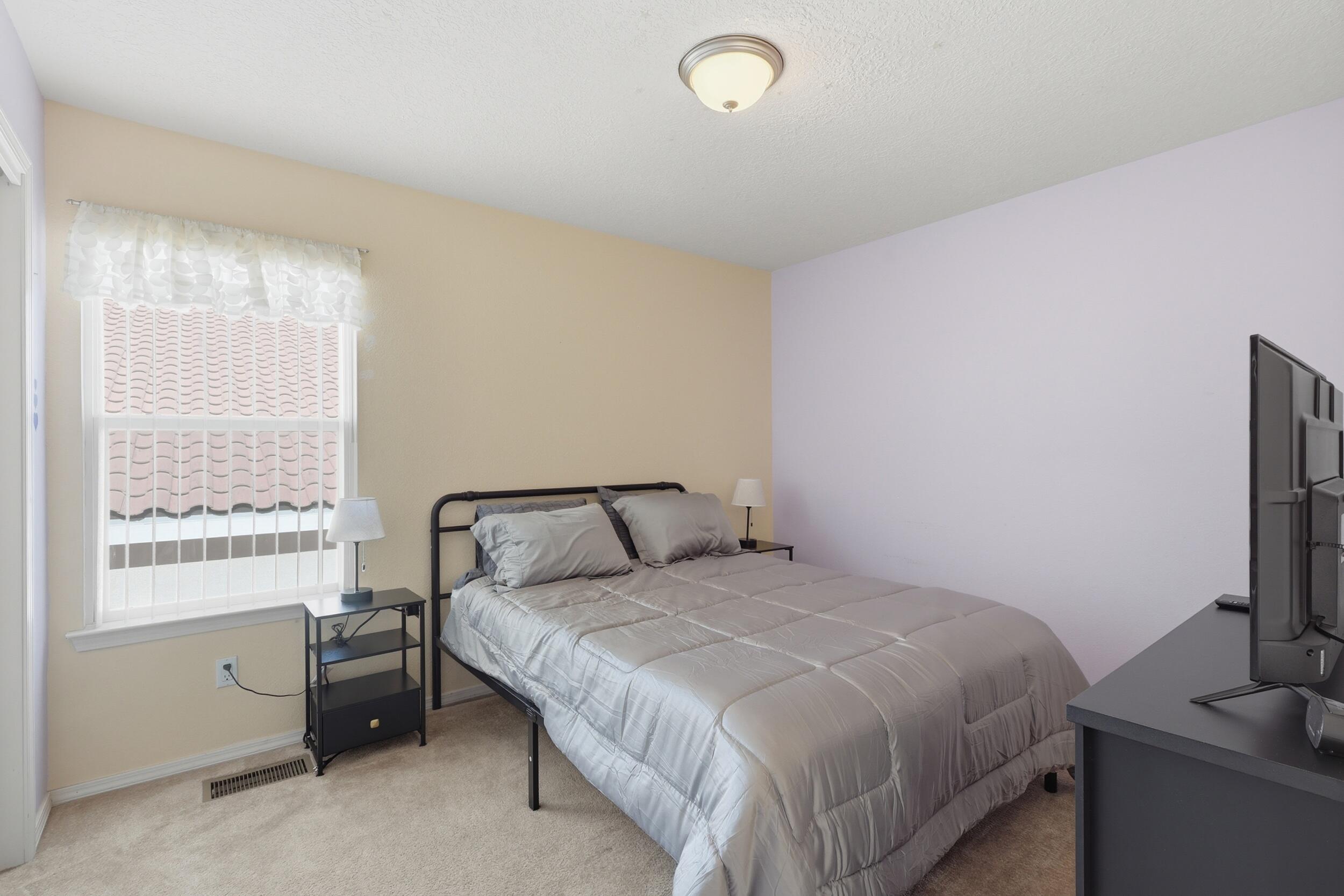 1267 Mirador Loop NE