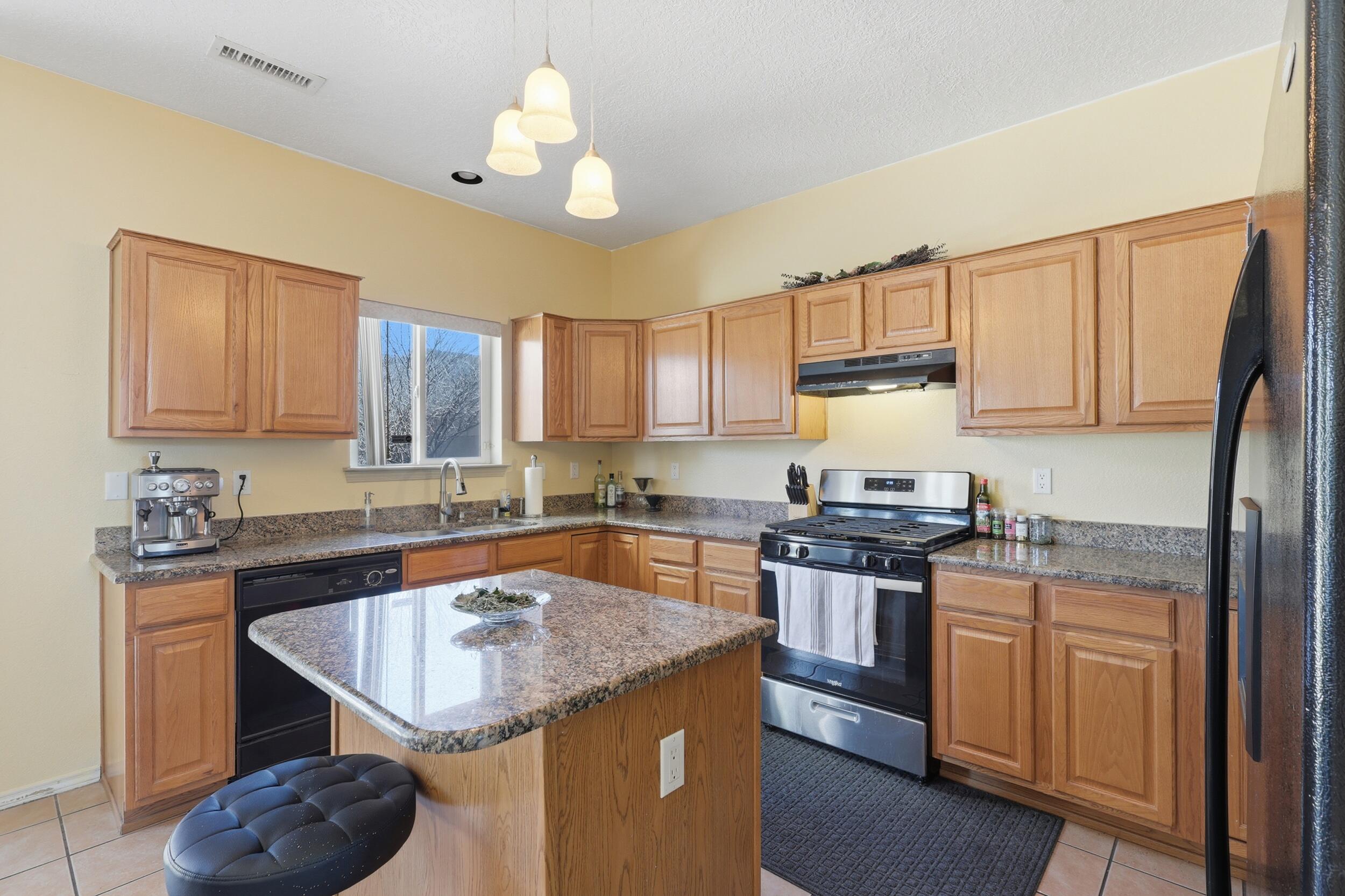 1267 Mirador Loop NE