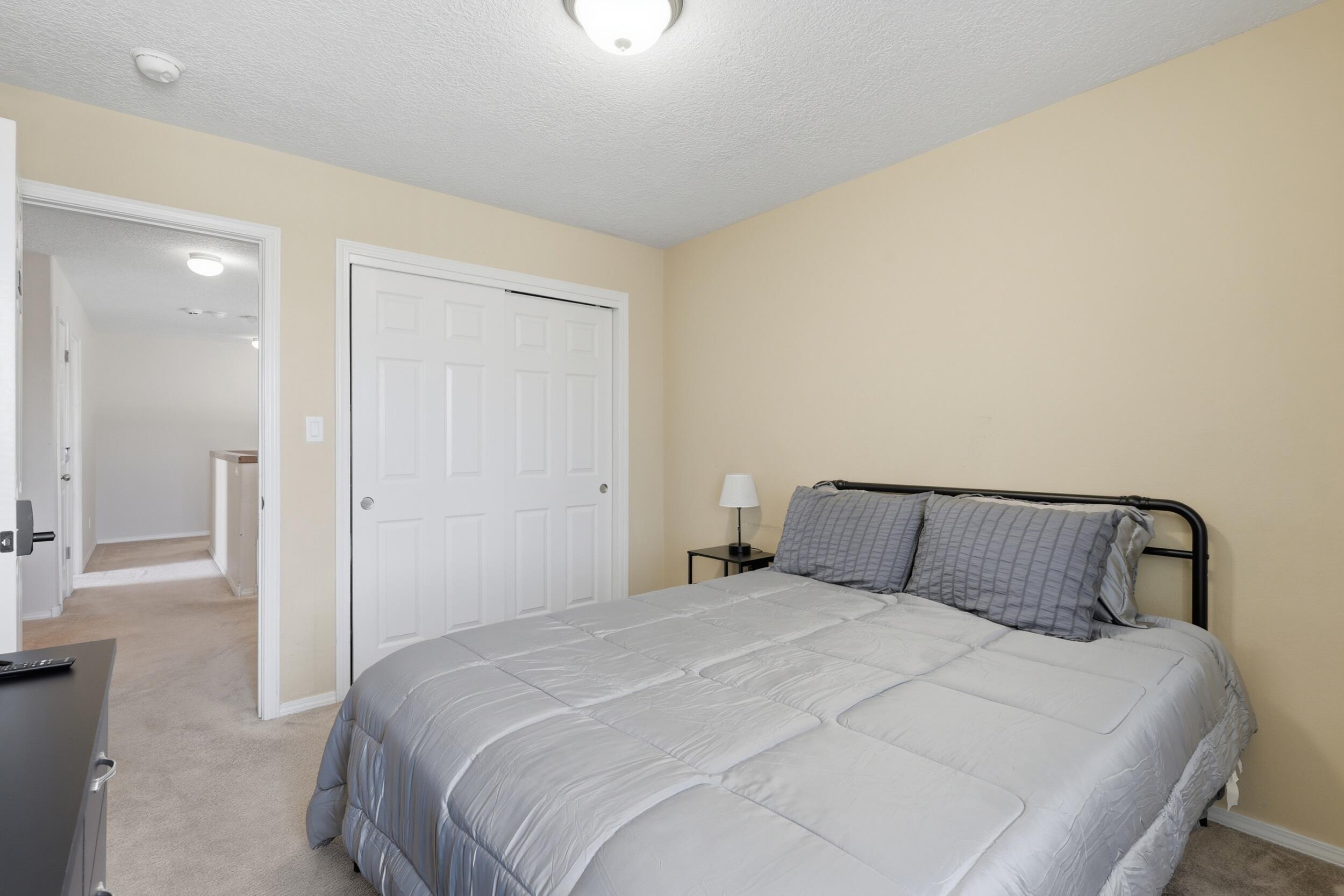 1267 Mirador Loop NE