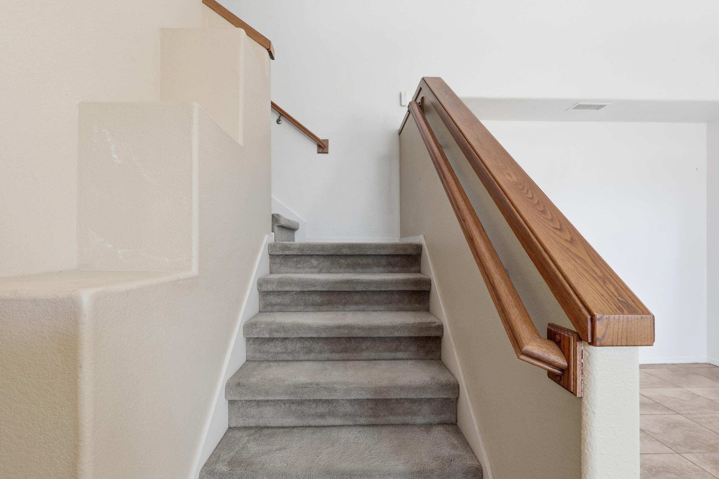 1267 Mirador Loop NE