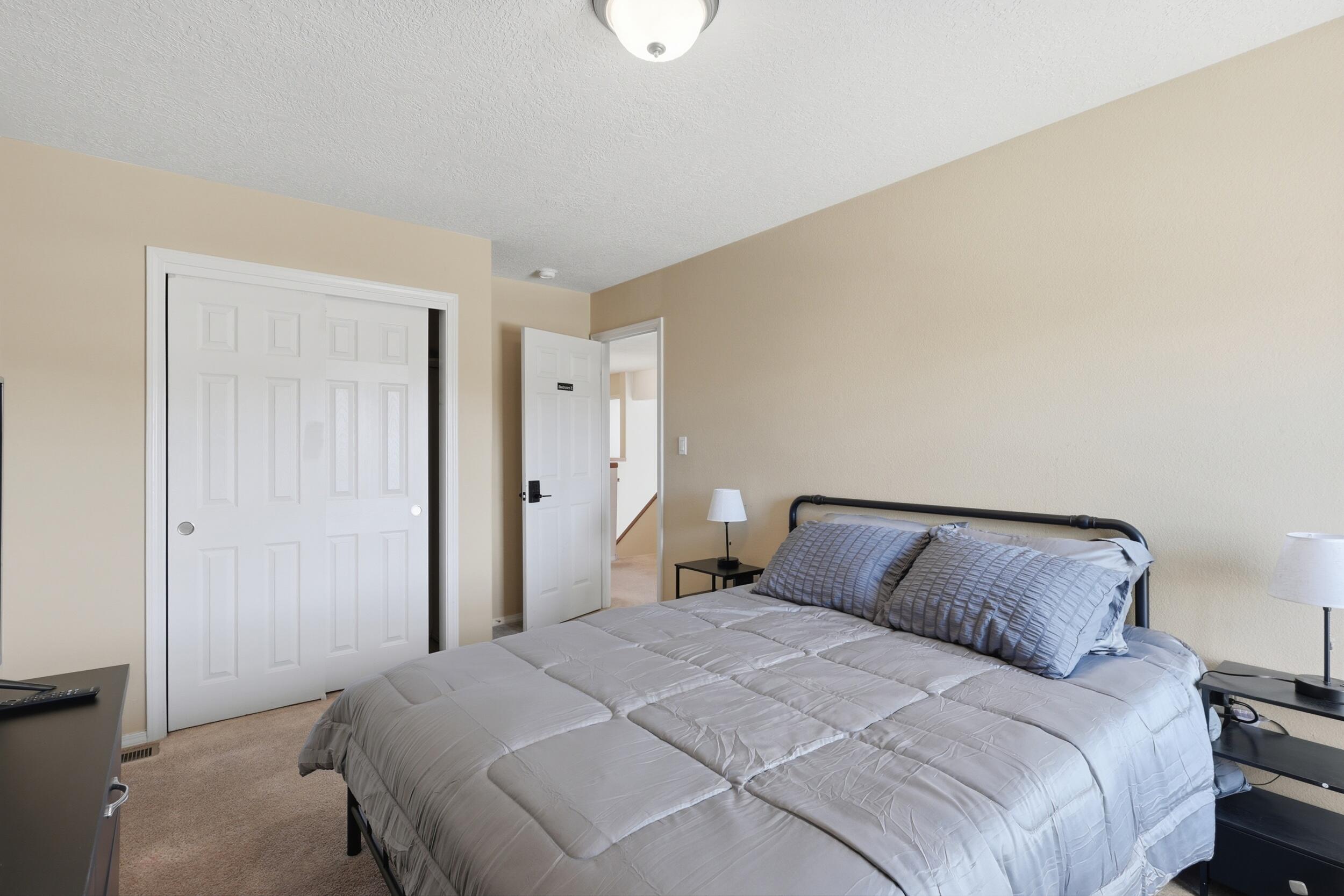 1267 Mirador Loop NE