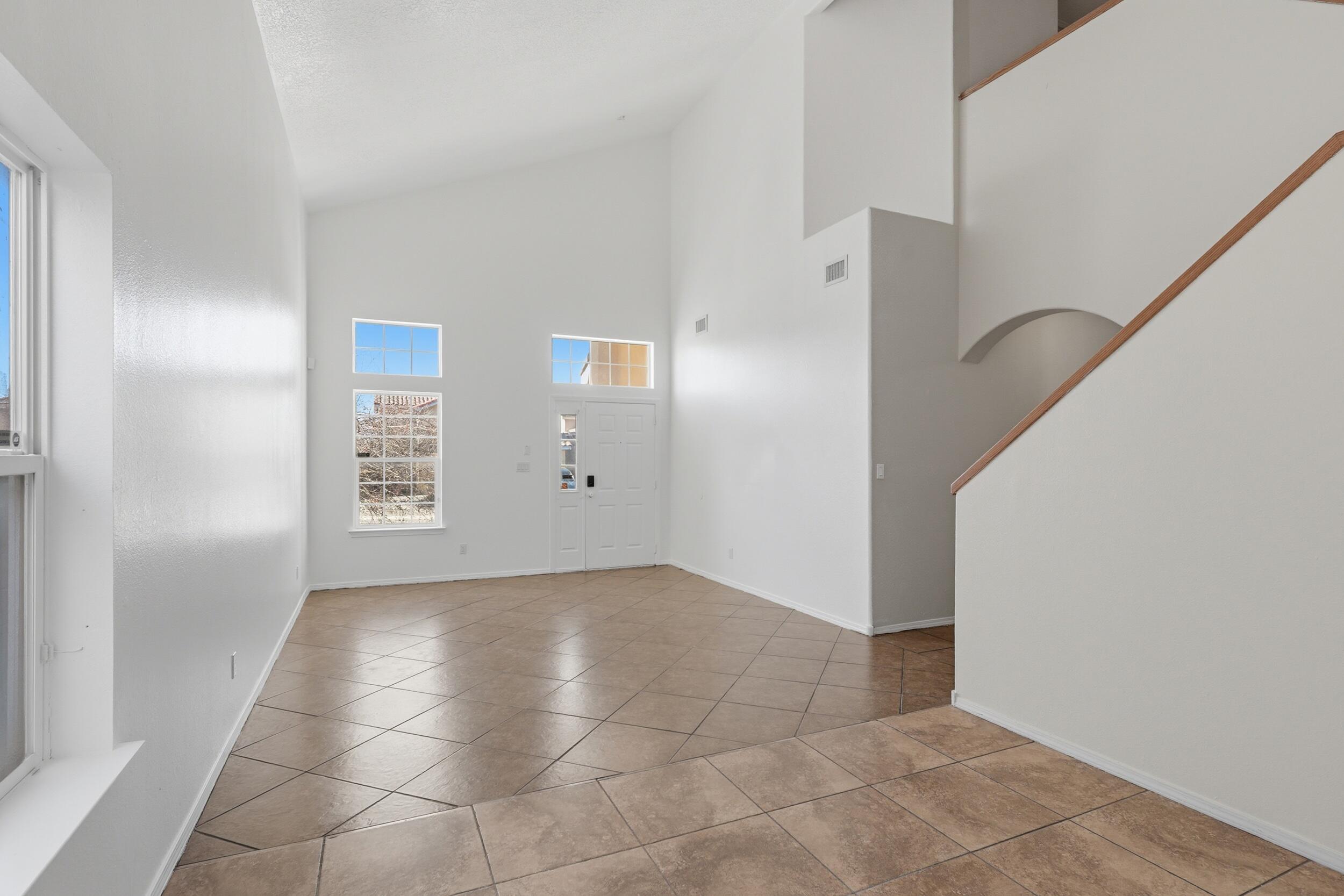 1267 Mirador Loop NE