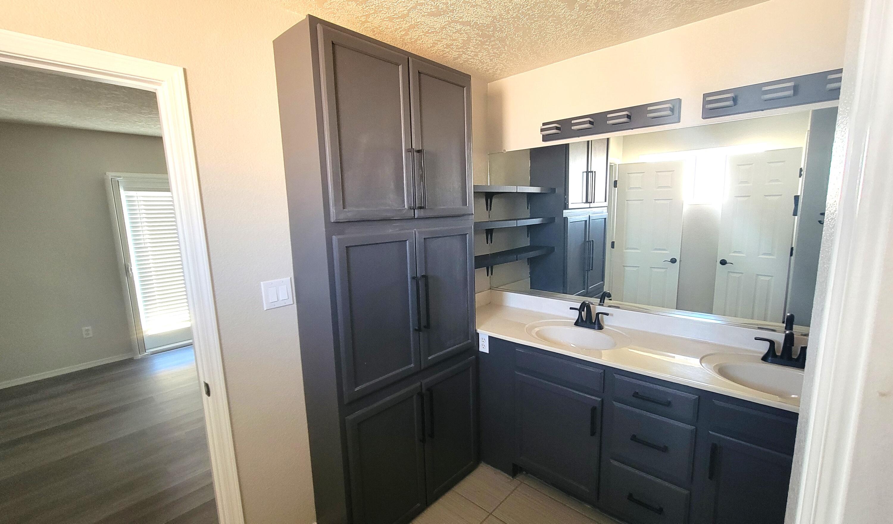 8512 Rancho Del Oro Place NE