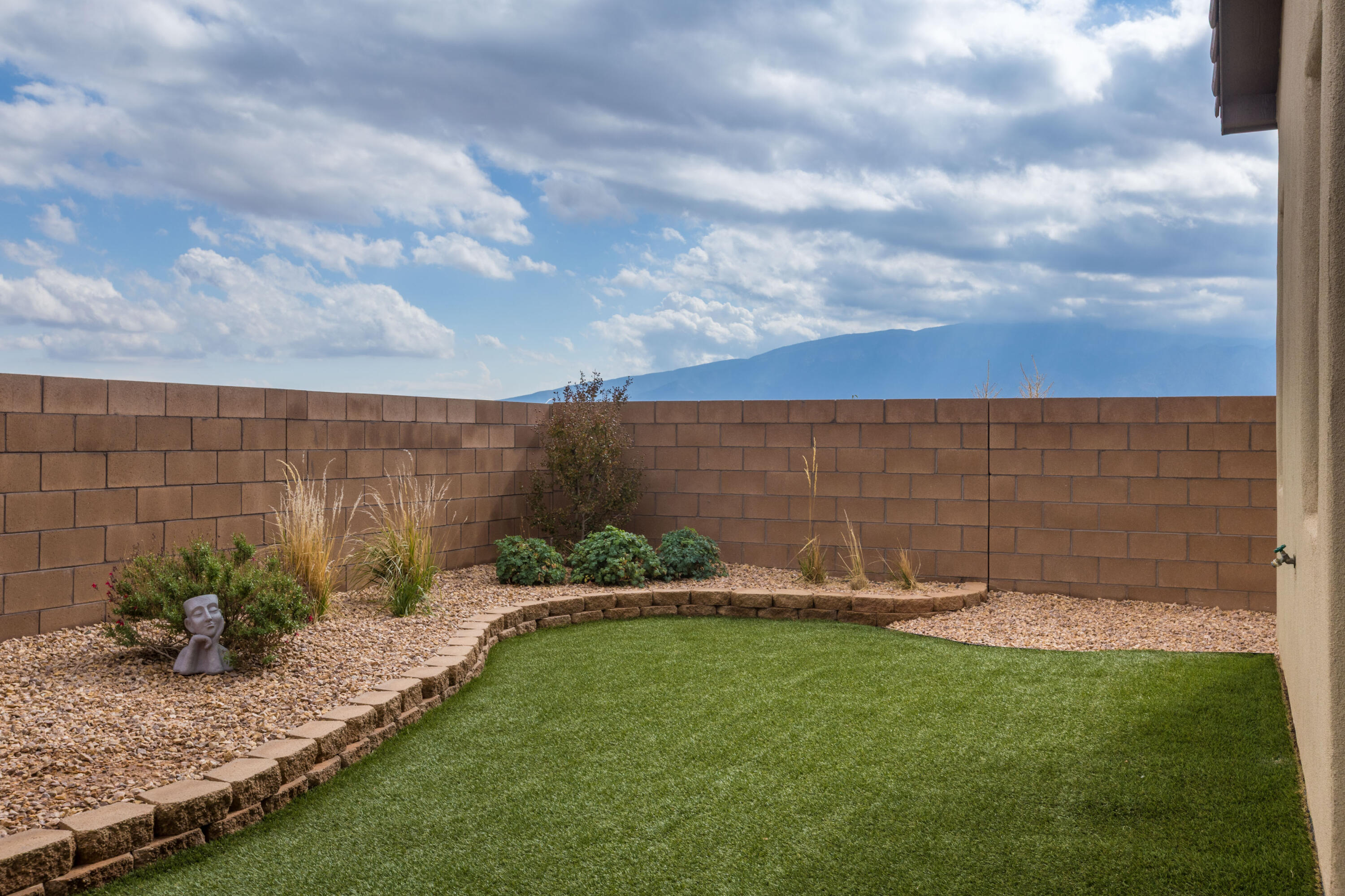 4273 Mountain Trail Loop NE