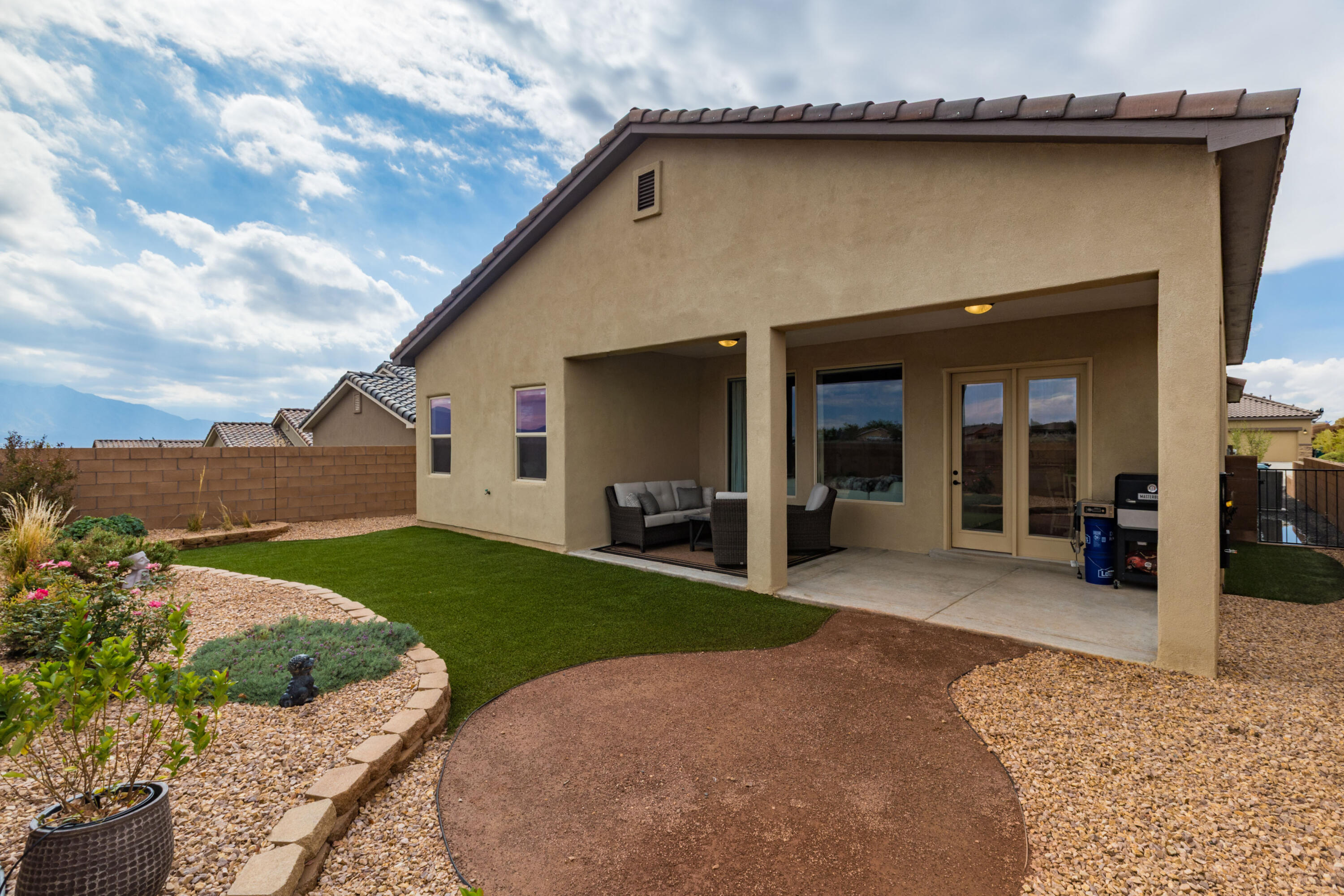 4273 Mountain Trail Loop NE