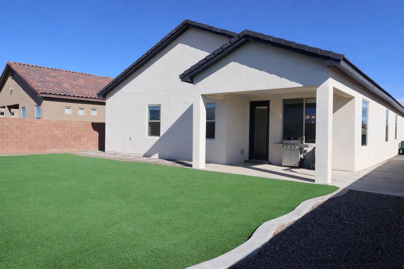 704 Amatista Loop SE