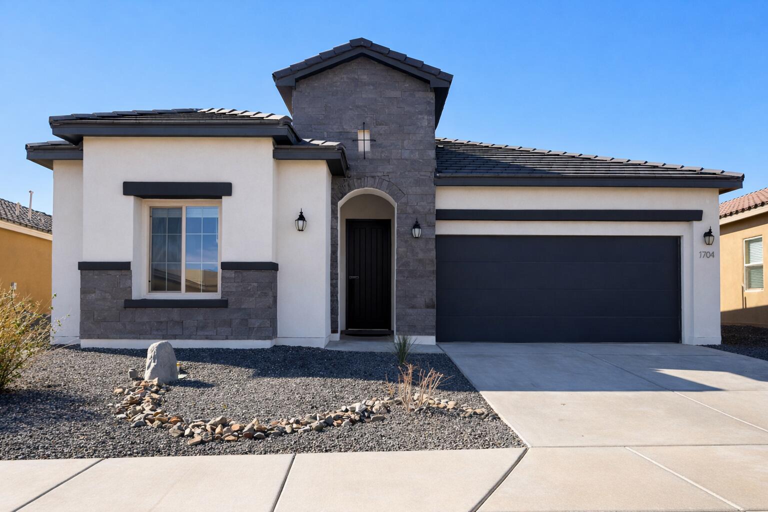 704 Amatista Loop SE