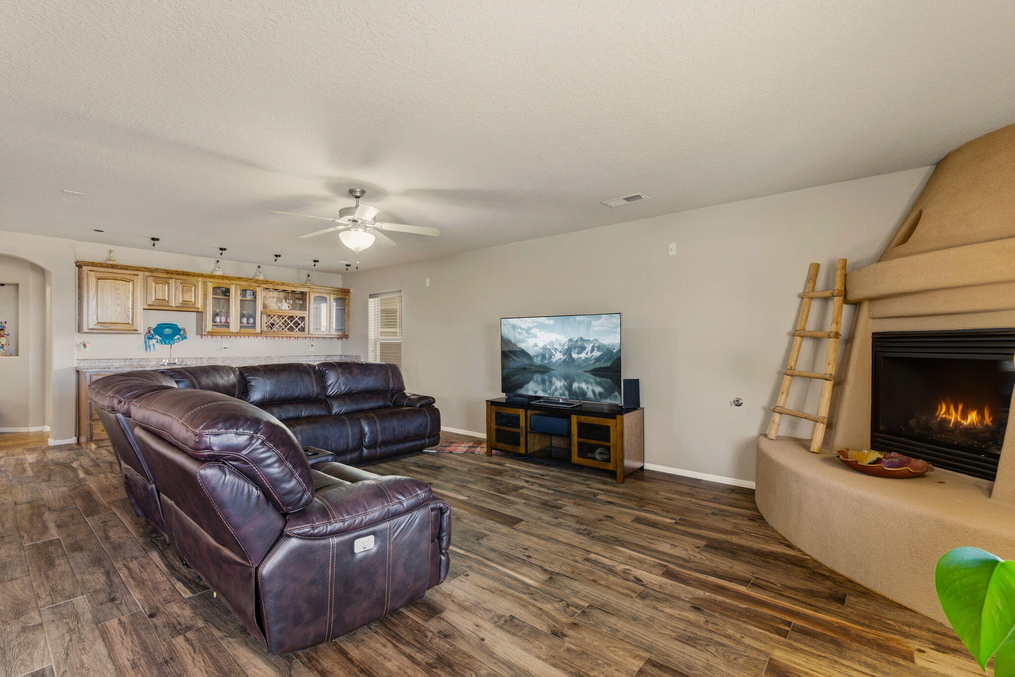 6223 Calle Pinon NW