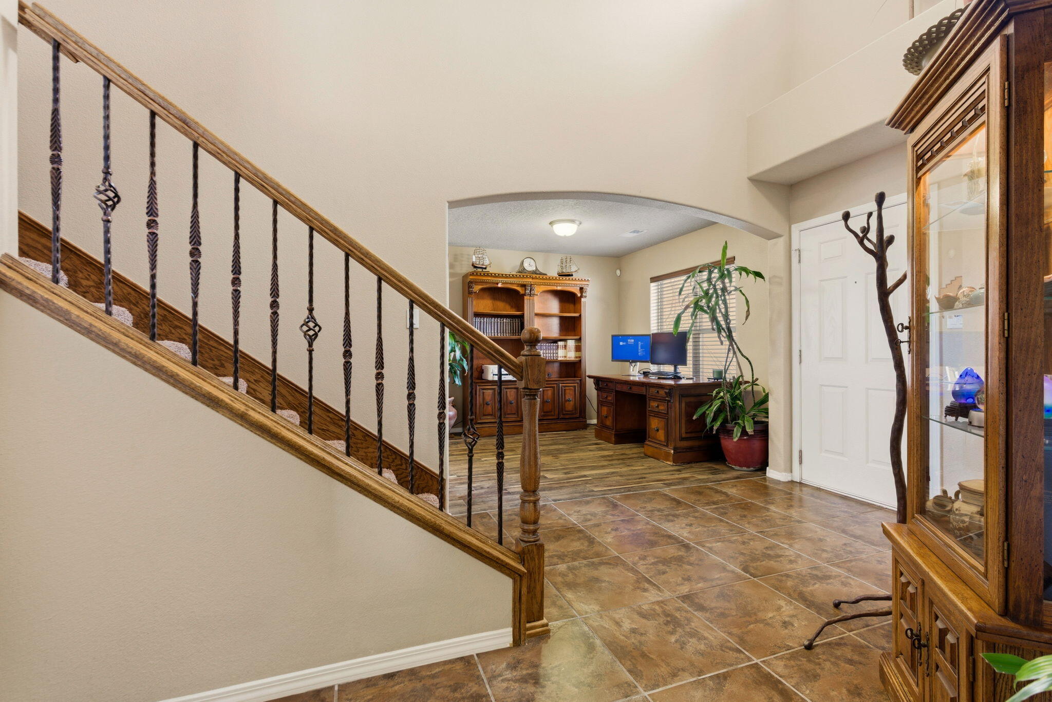 6223 Calle Pinon NW