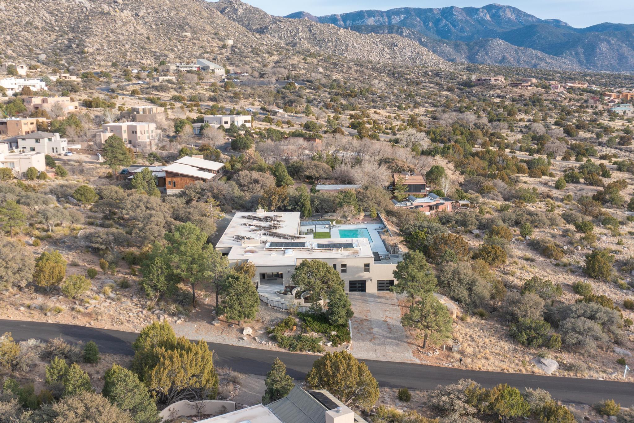 48 Rock Ridge Drive NE