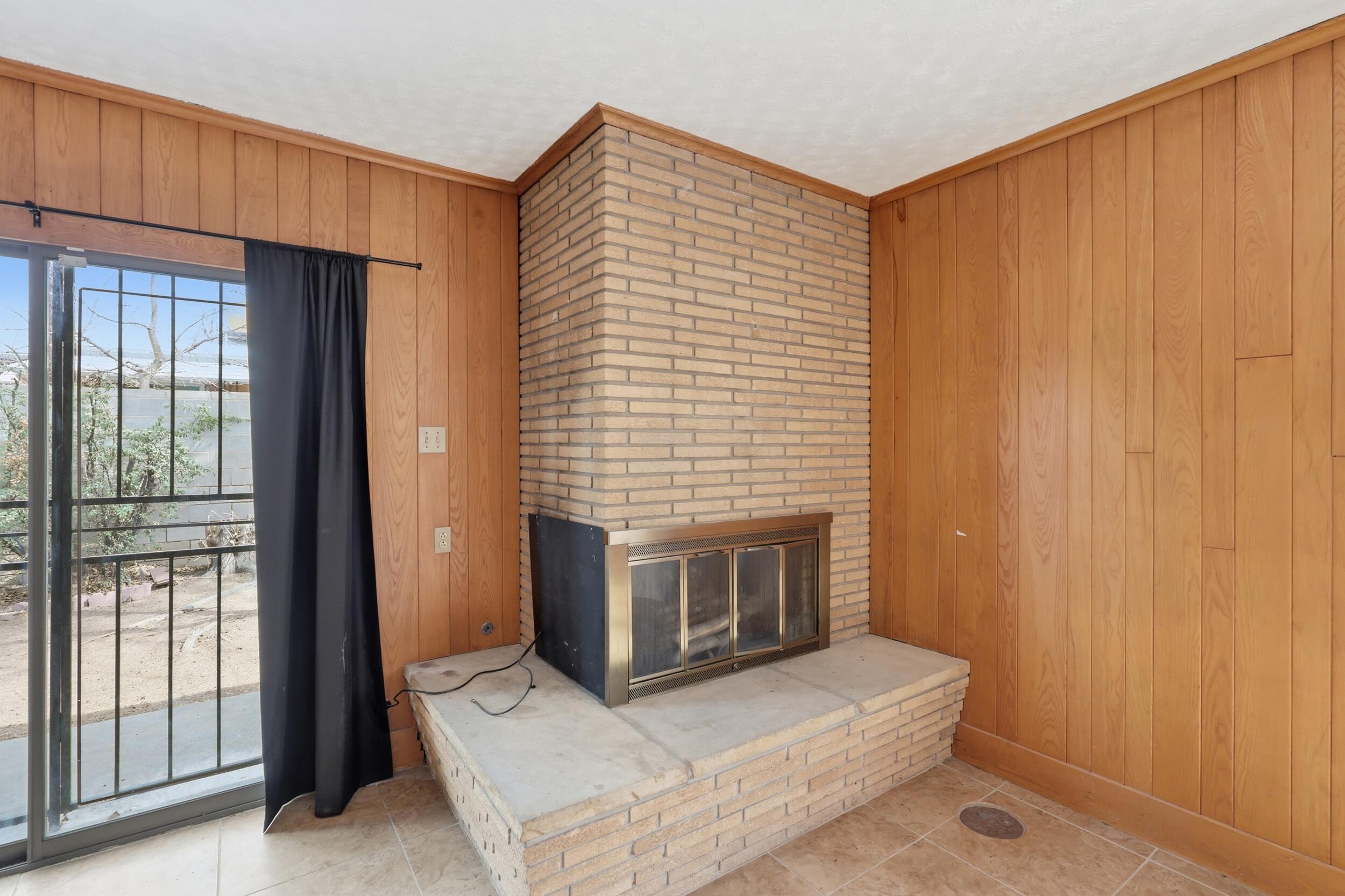 408 La Veta Drive NE