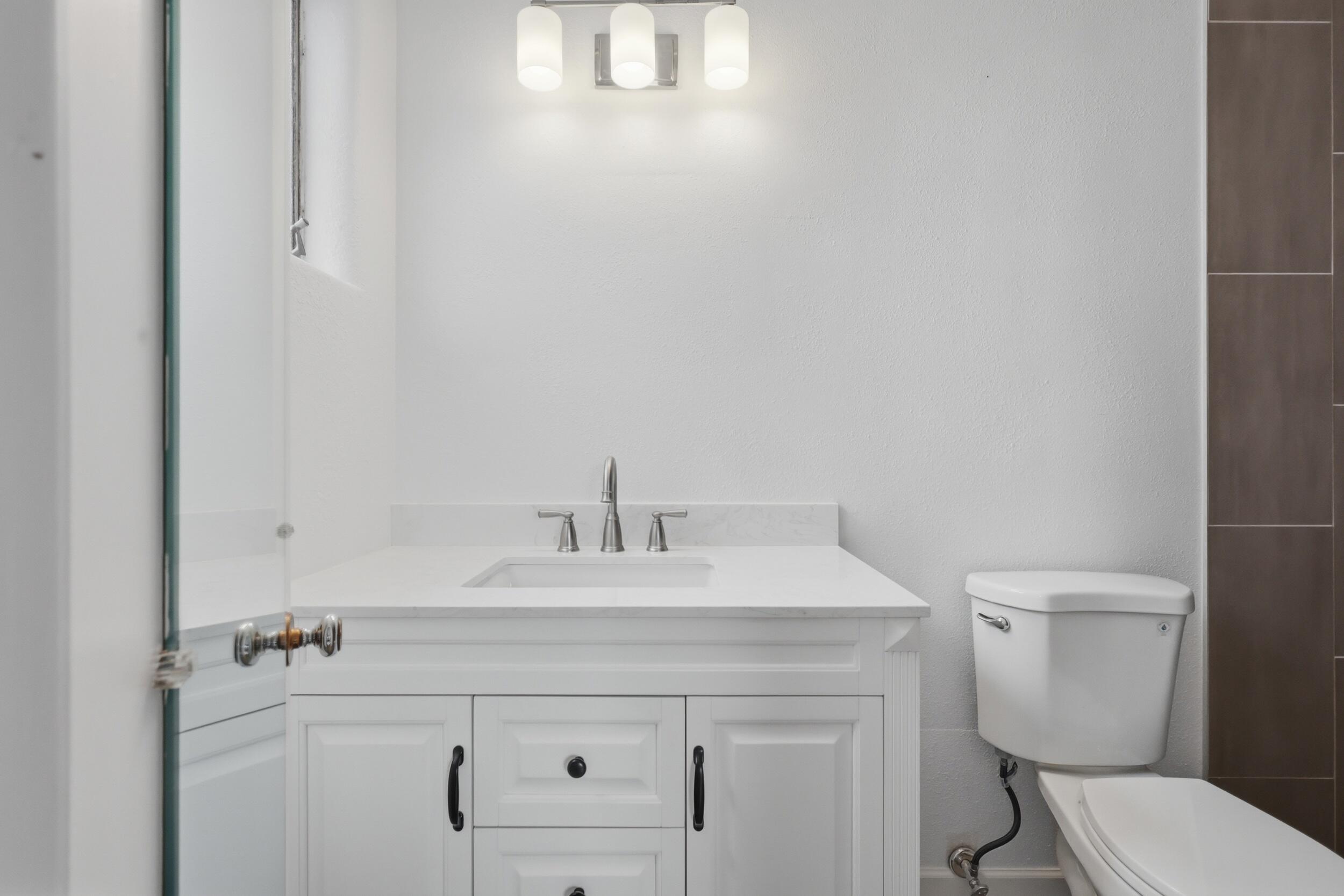 408 La Veta Drive NE