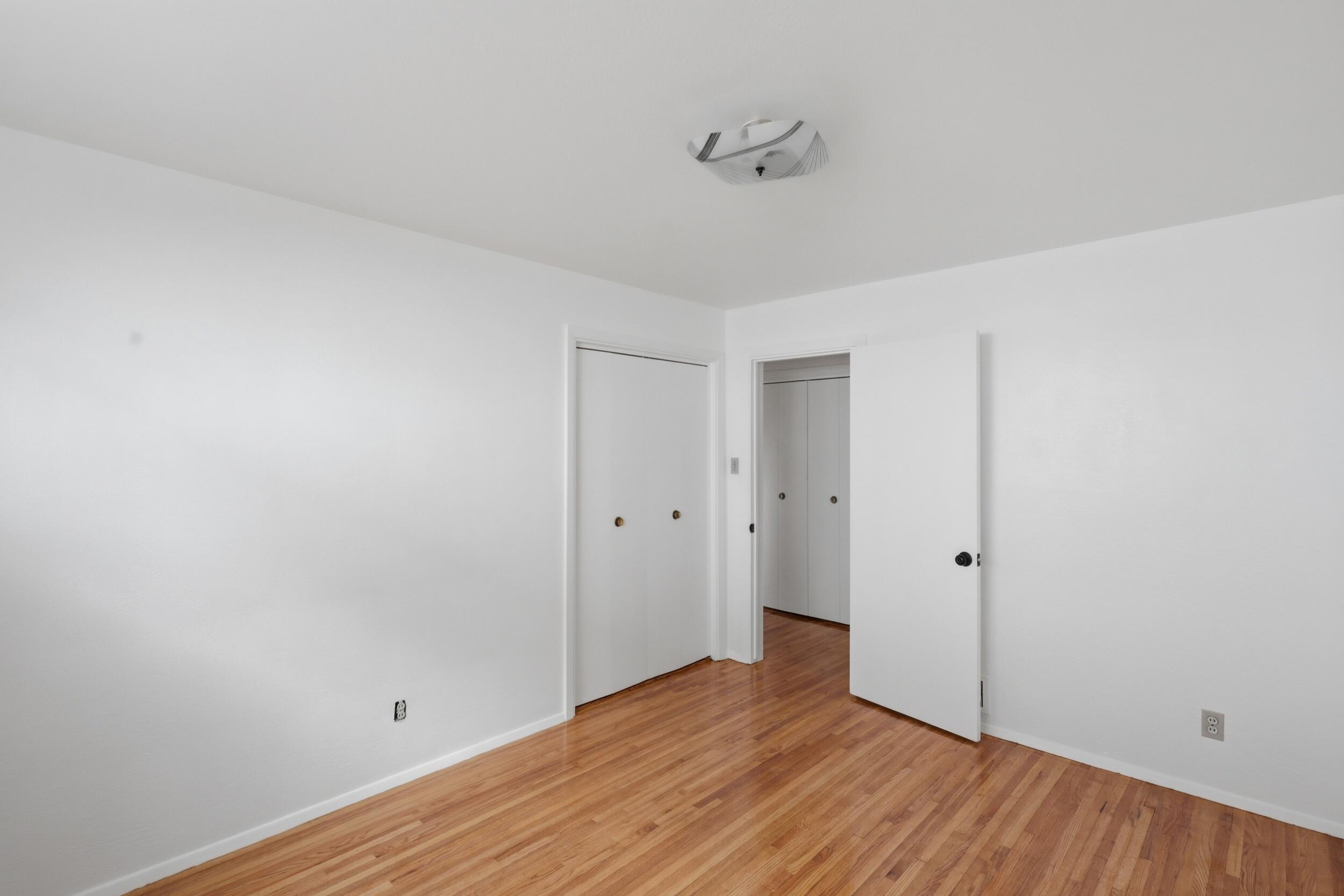 408 La Veta Drive NE