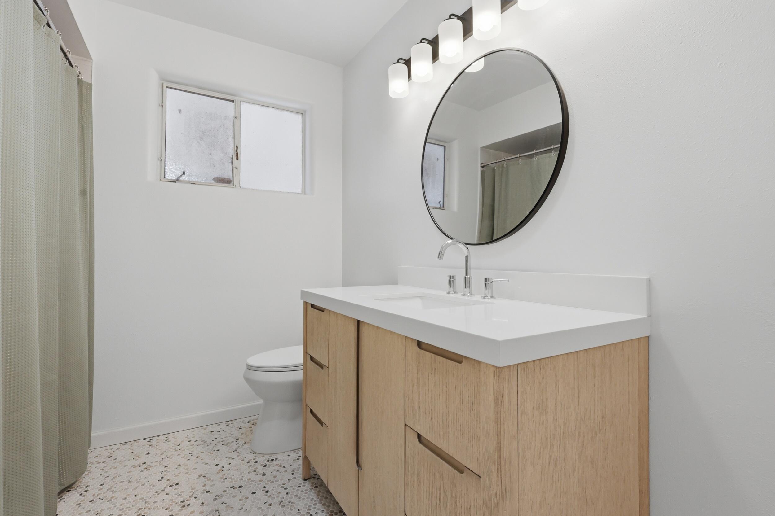 408 La Veta Drive NE