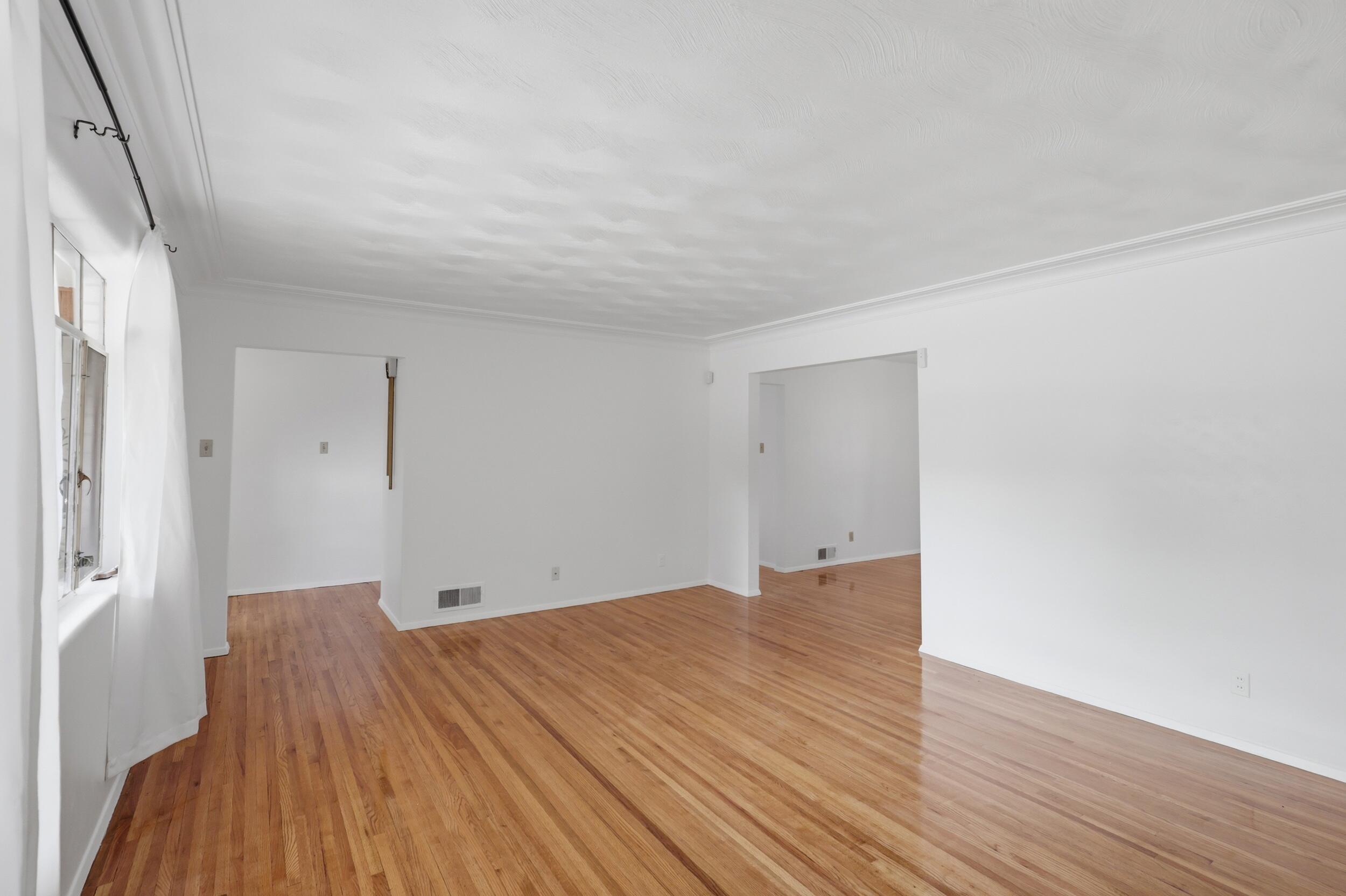 408 La Veta Drive NE