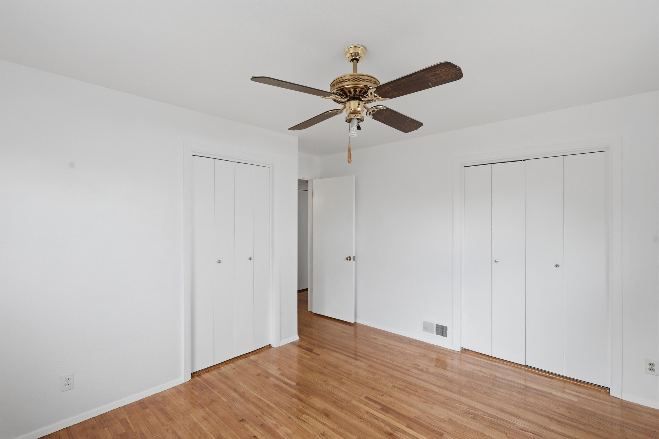 408 La Veta Drive NE