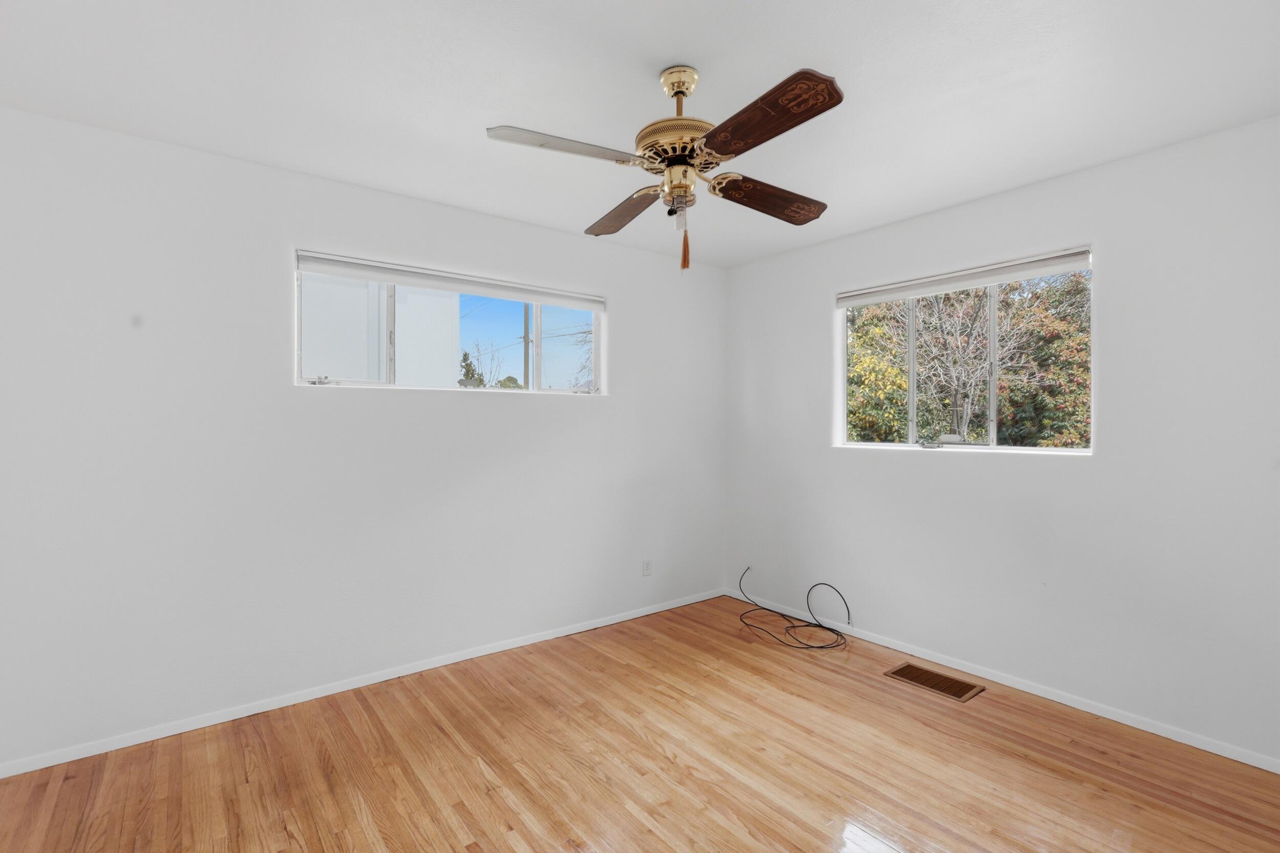 408 La Veta Drive NE