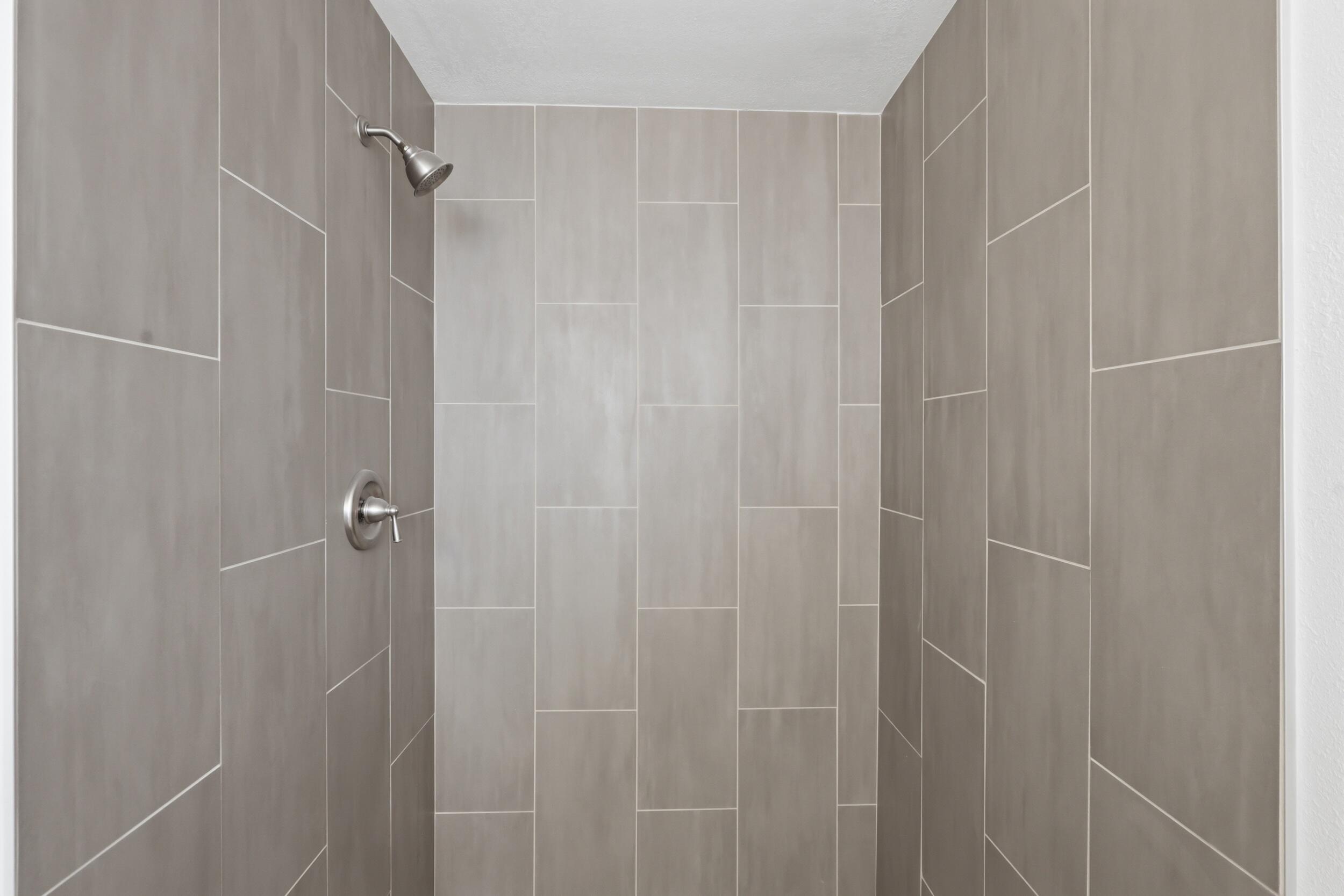 408 La Veta Drive NE