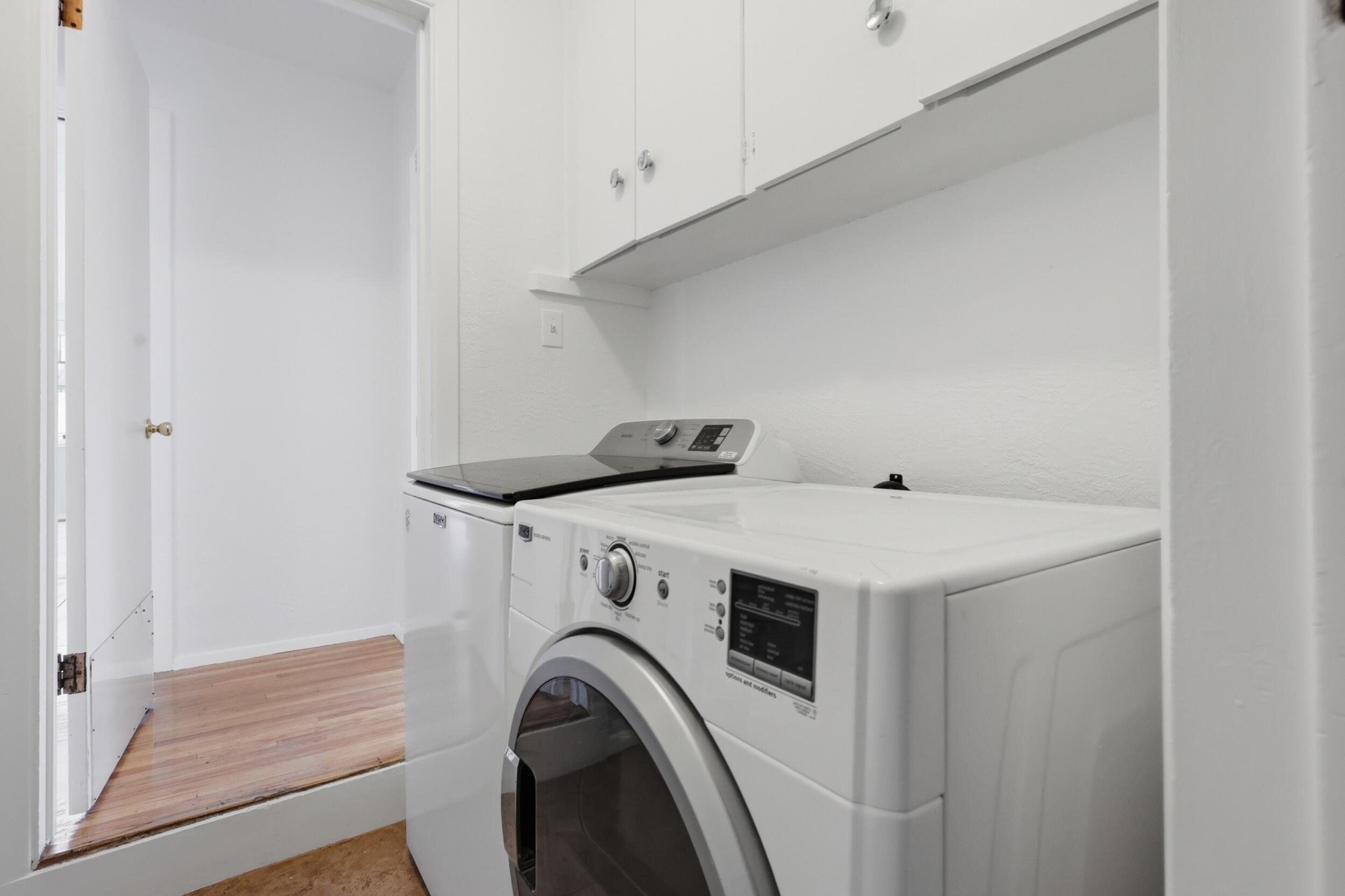 408 La Veta Drive NE