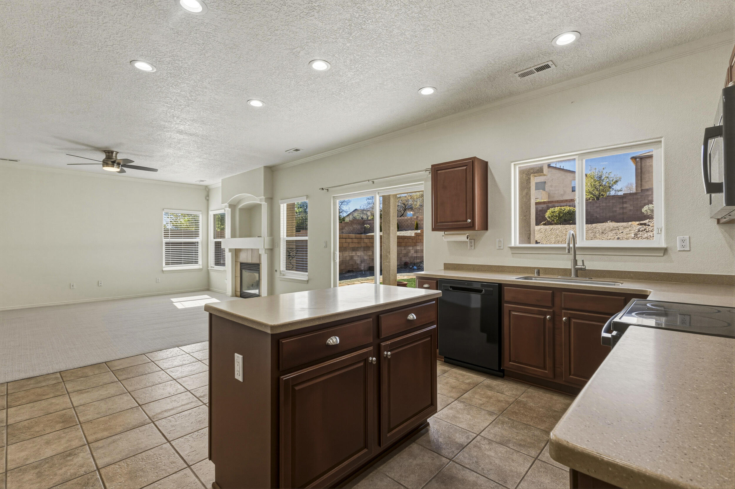 2509 Camino Seville SE