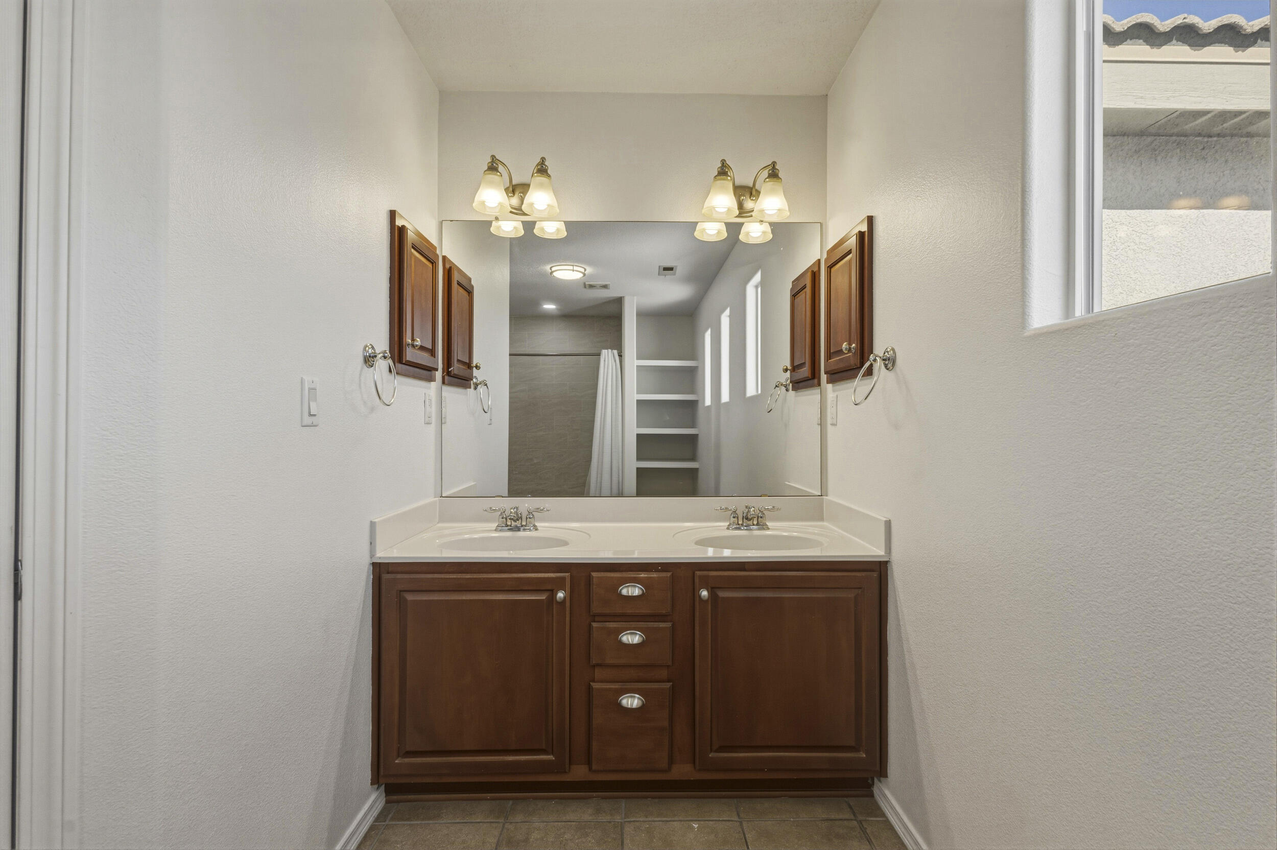 2509 Camino Seville SE