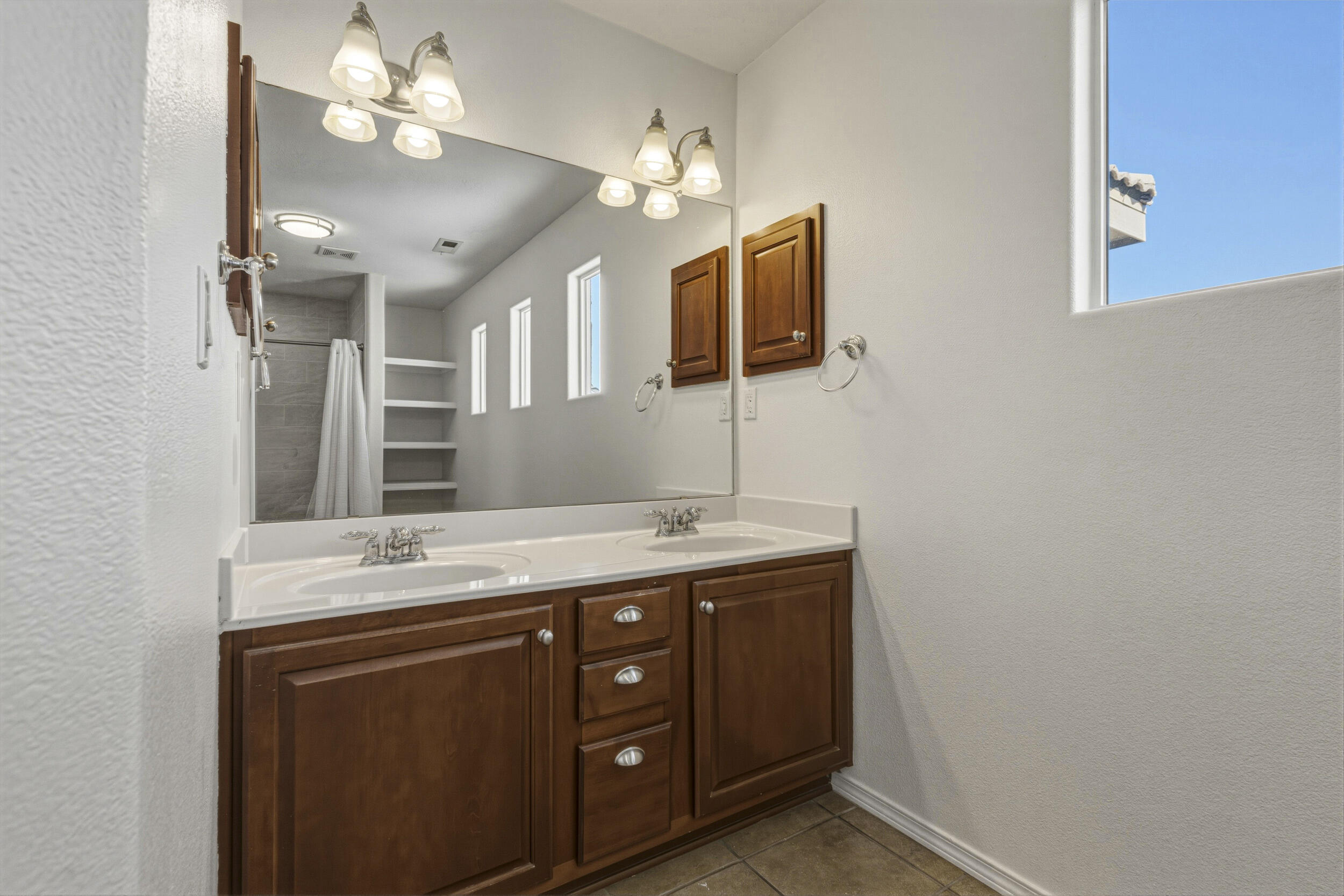 2509 Camino Seville SE