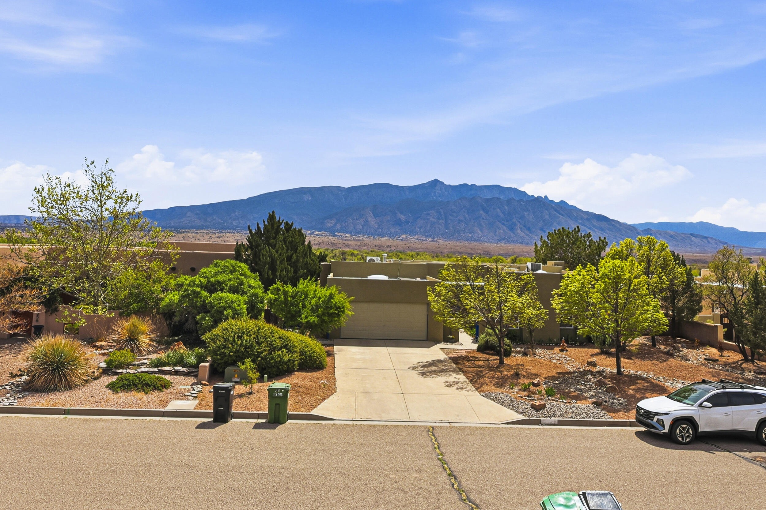 2557 Sandia Loop NE