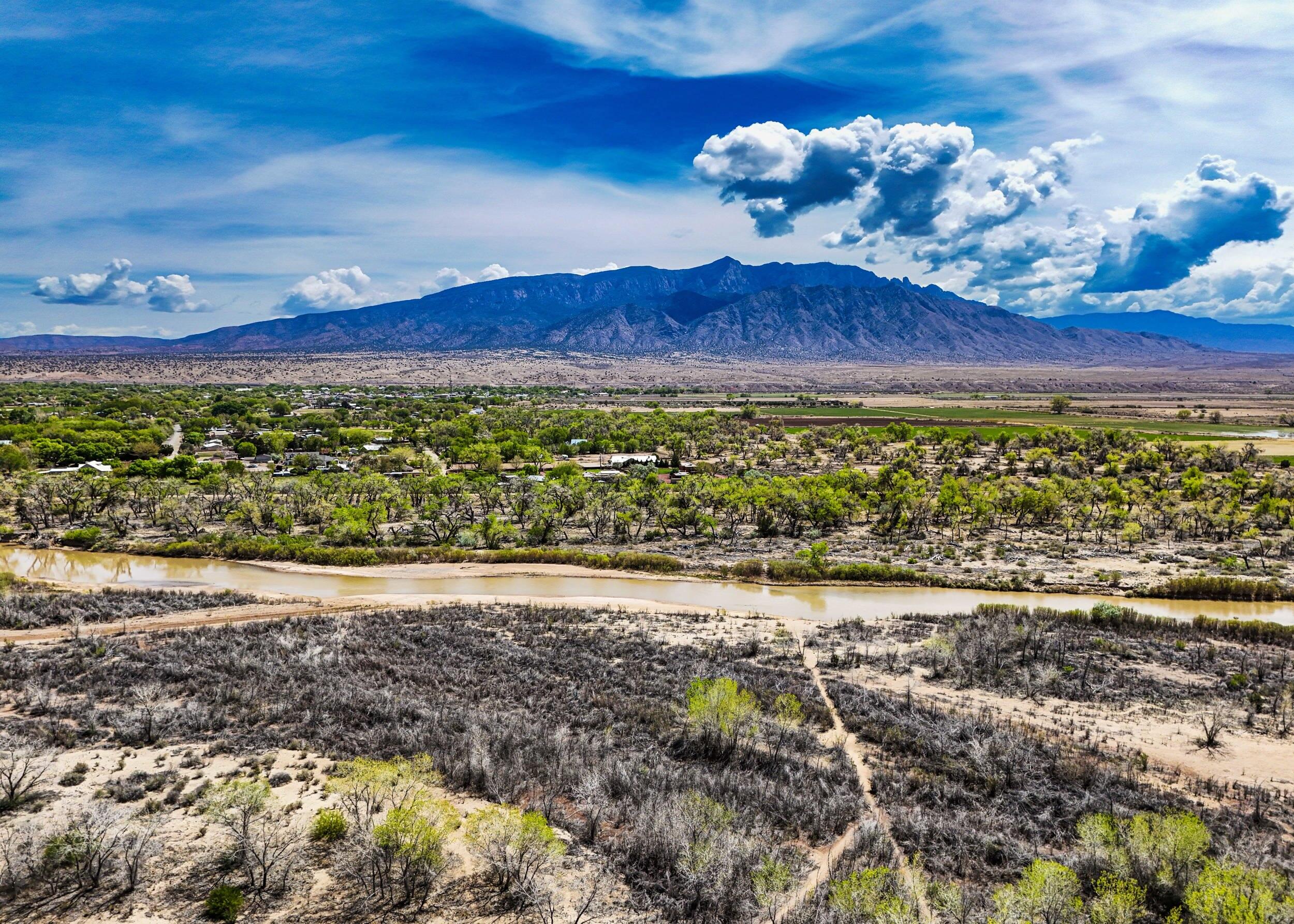 2557 Sandia Loop NE