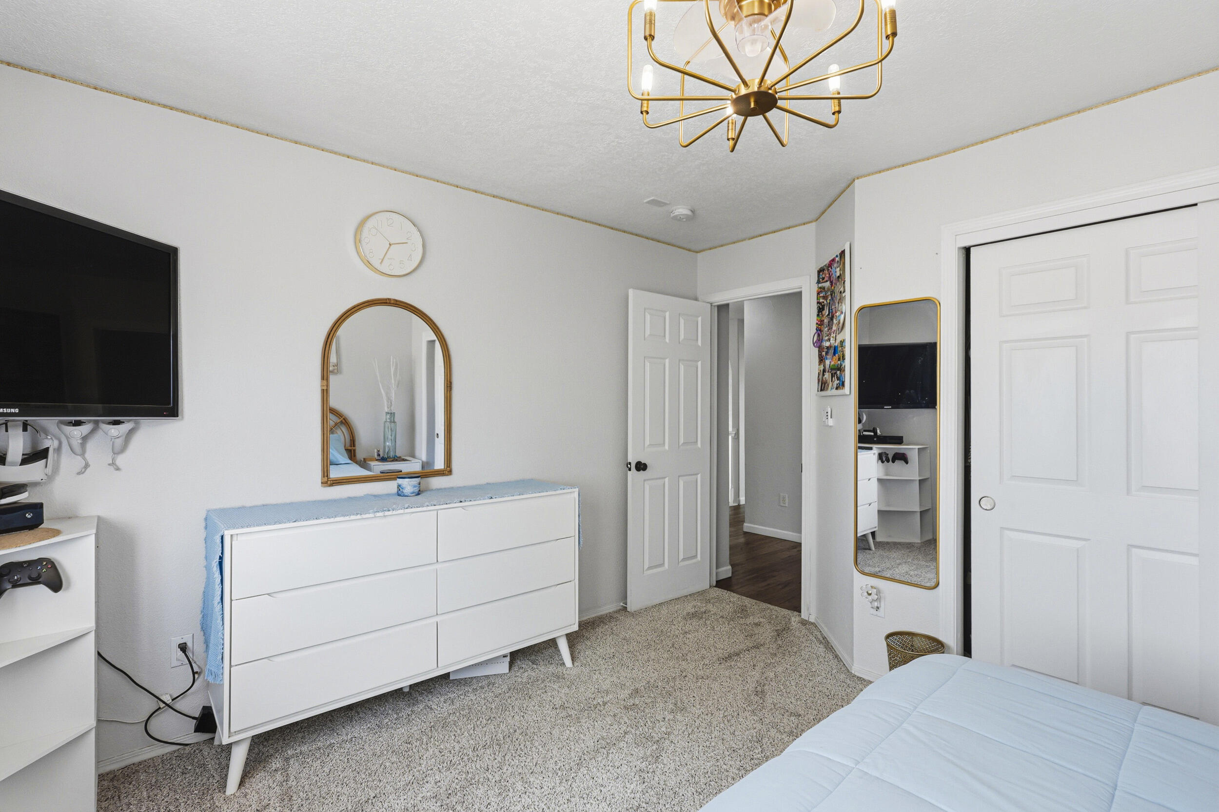 2557 Sandia Loop NE
