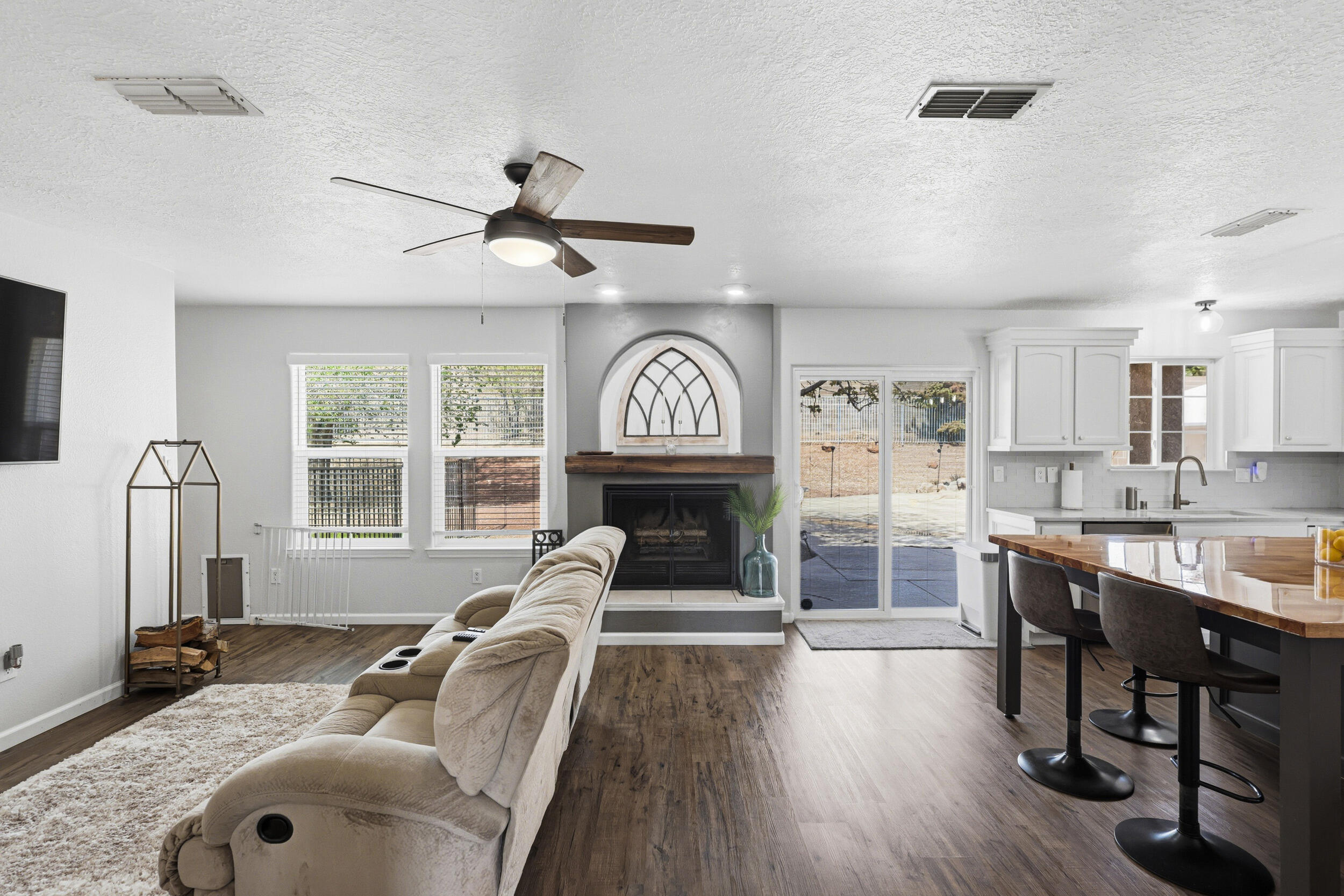 2557 Sandia Loop NE