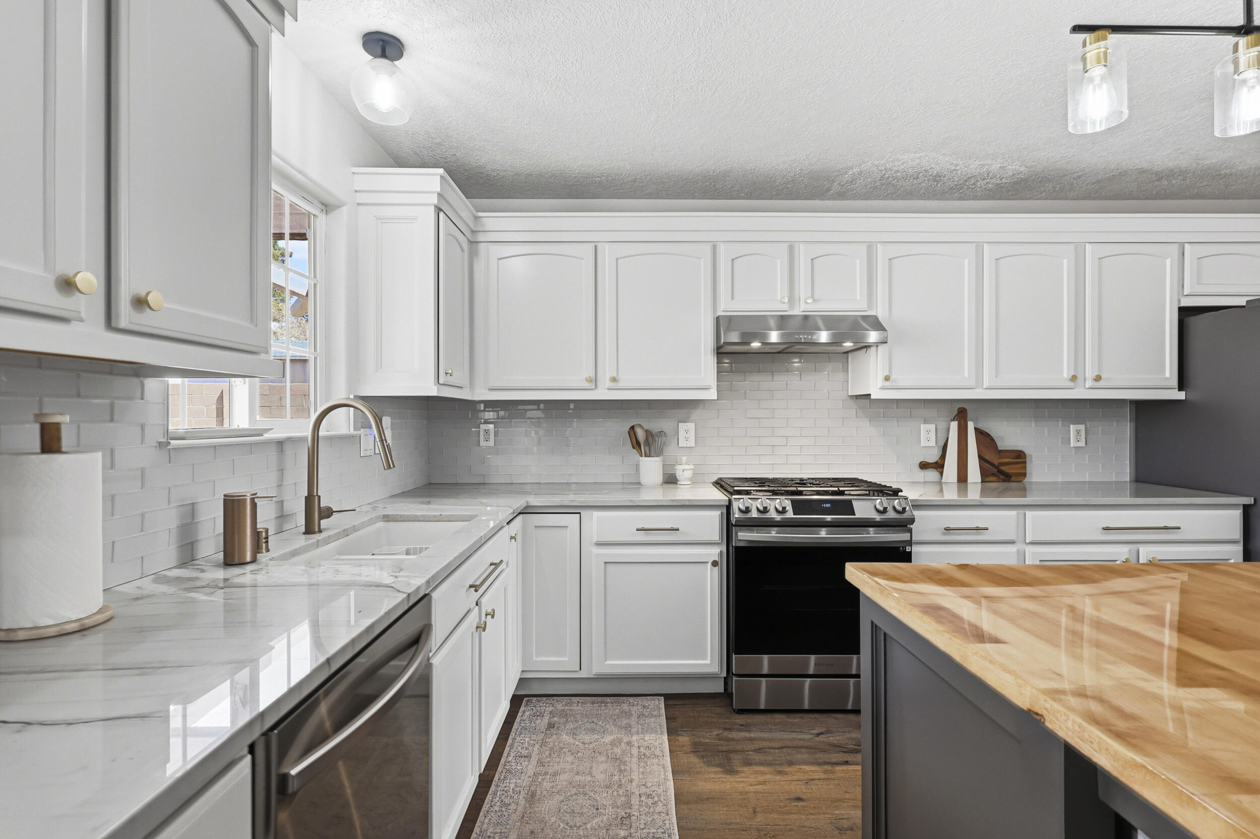 2557 Sandia Loop NE