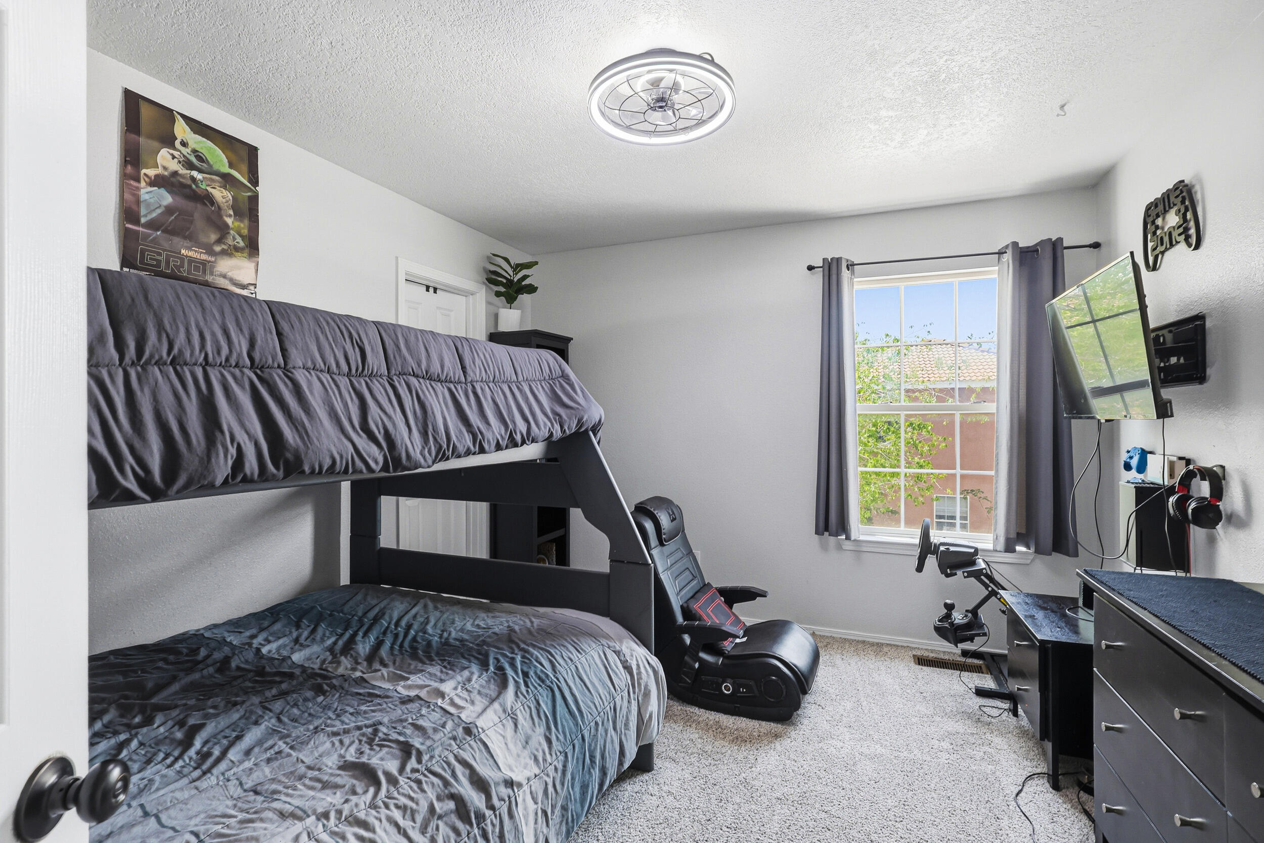 2557 Sandia Loop NE