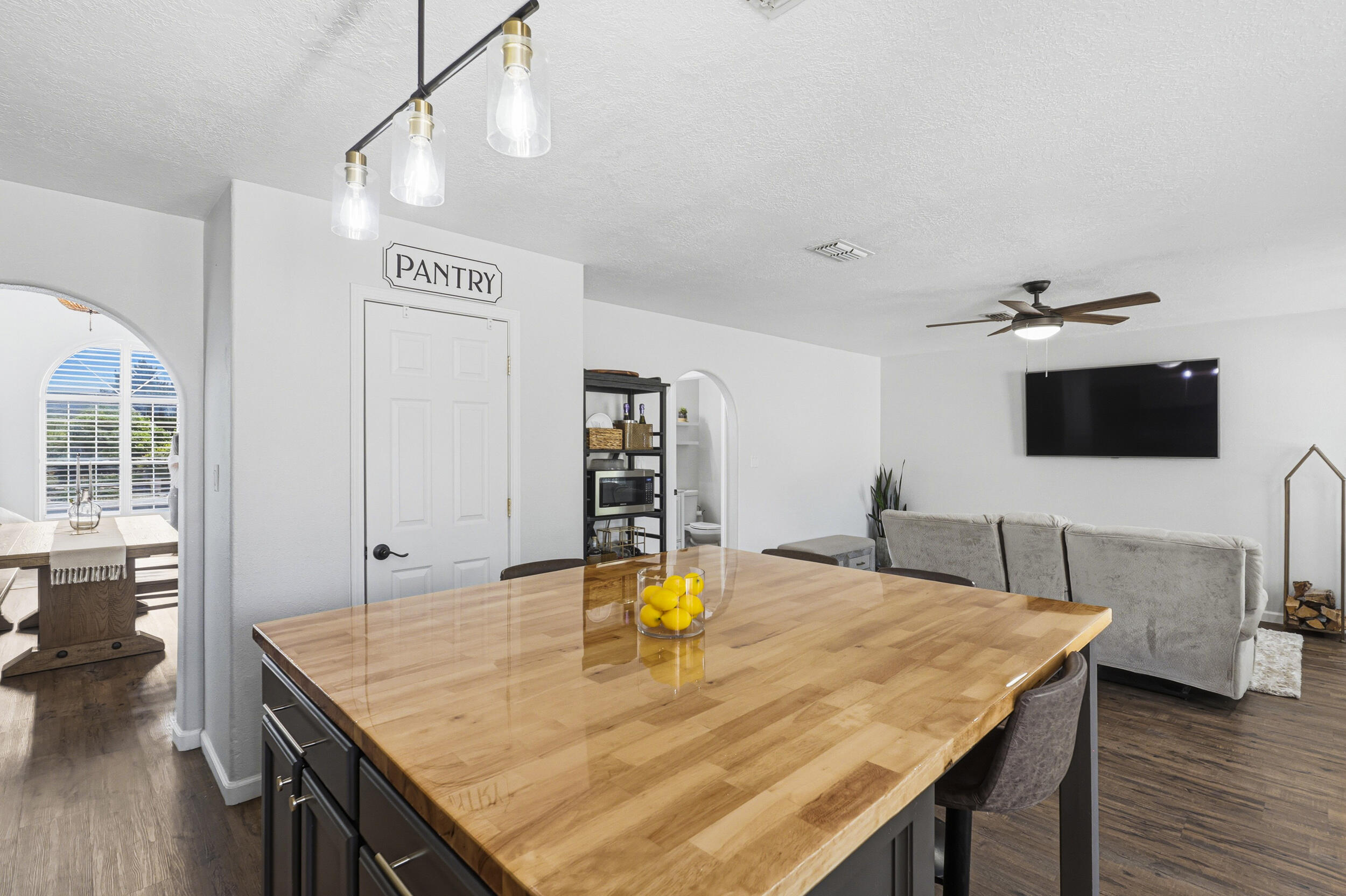 2557 Sandia Loop NE