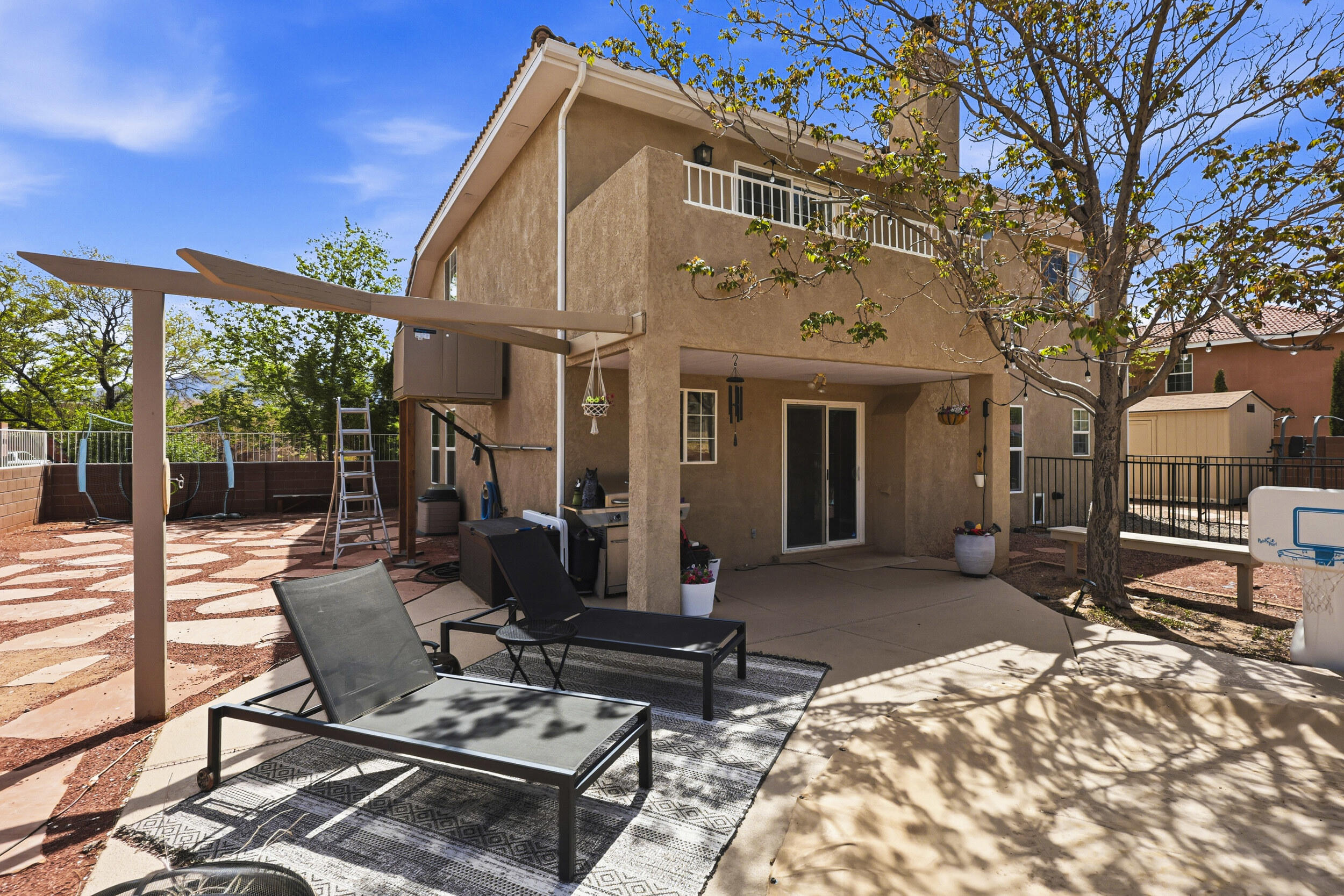 2557 Sandia Loop NE