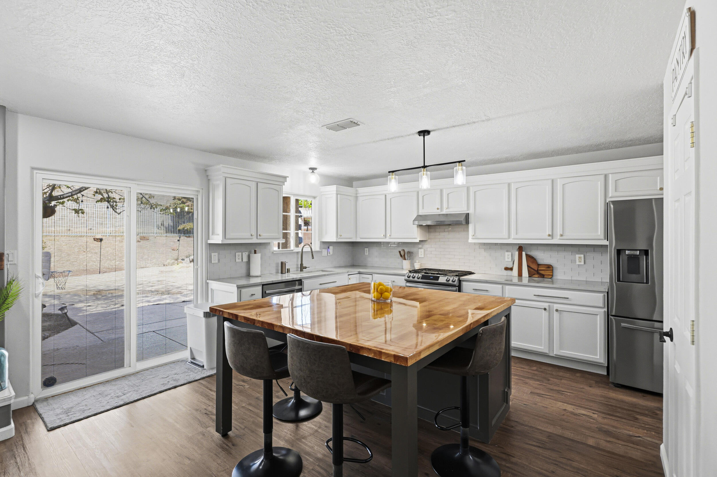 2557 Sandia Loop NE