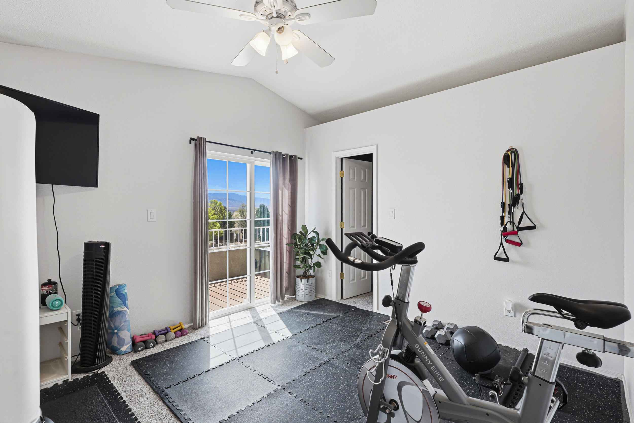 2557 Sandia Loop NE